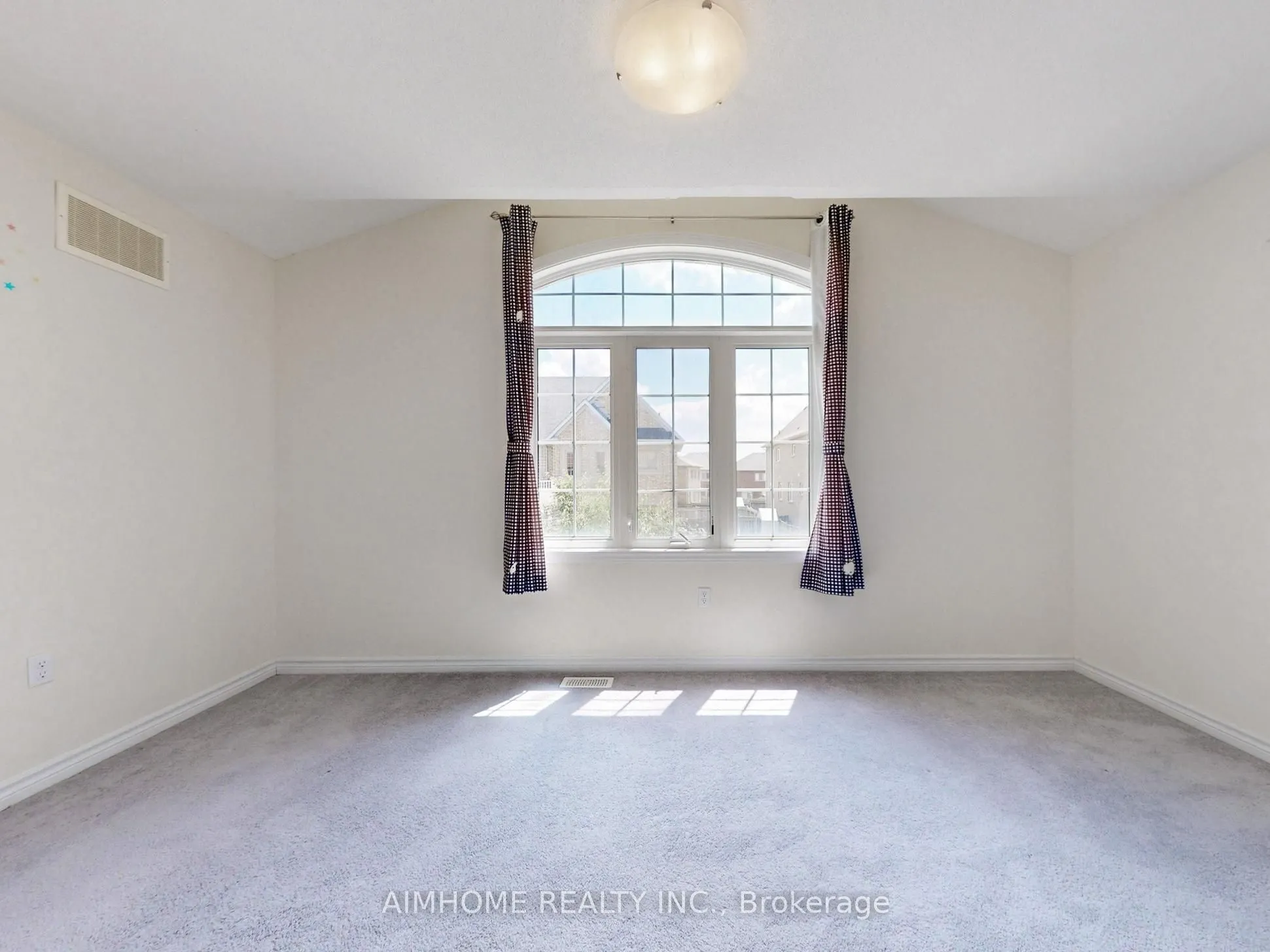 103 Evershot Crescent