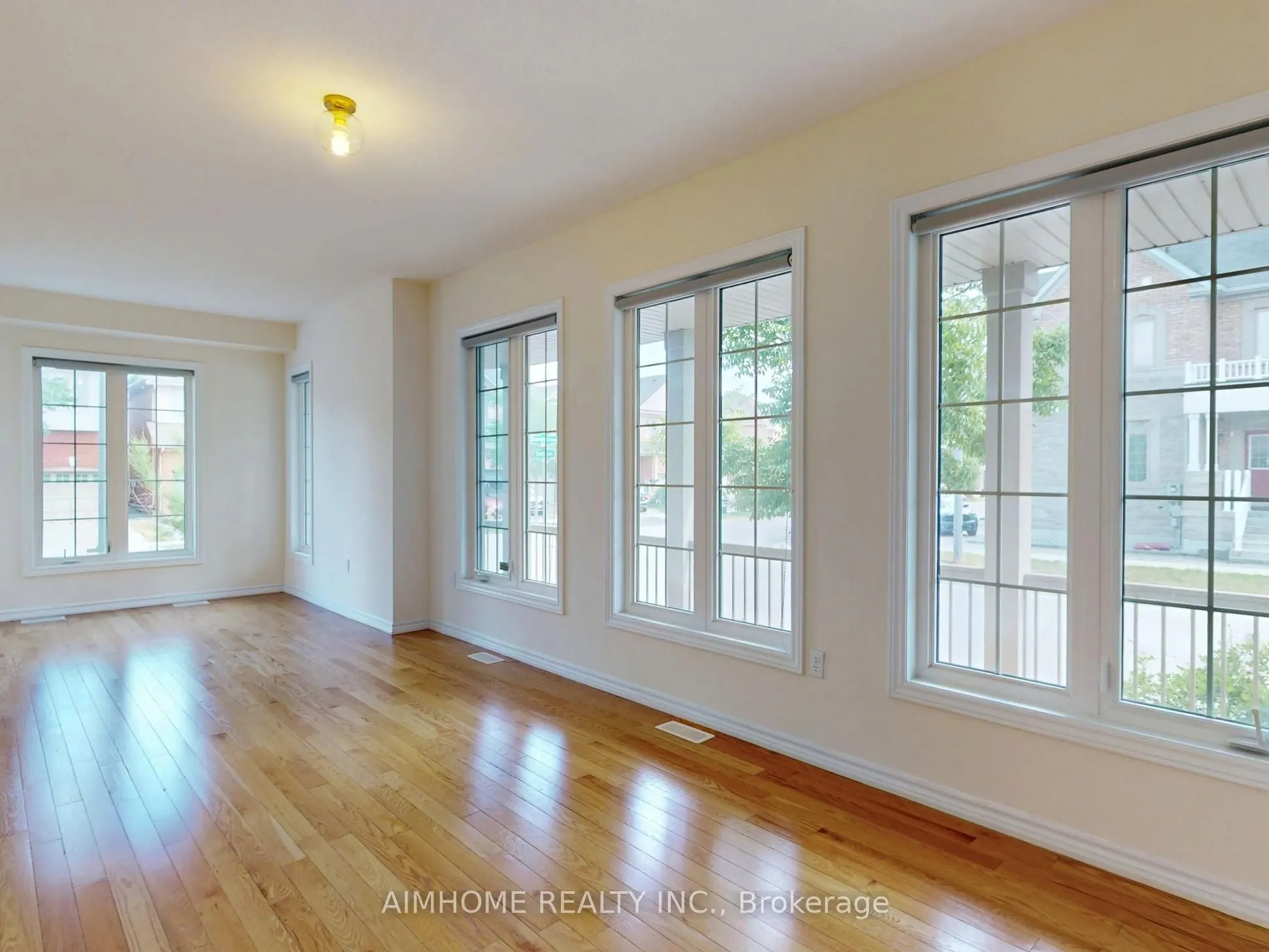 103 Evershot Crescent