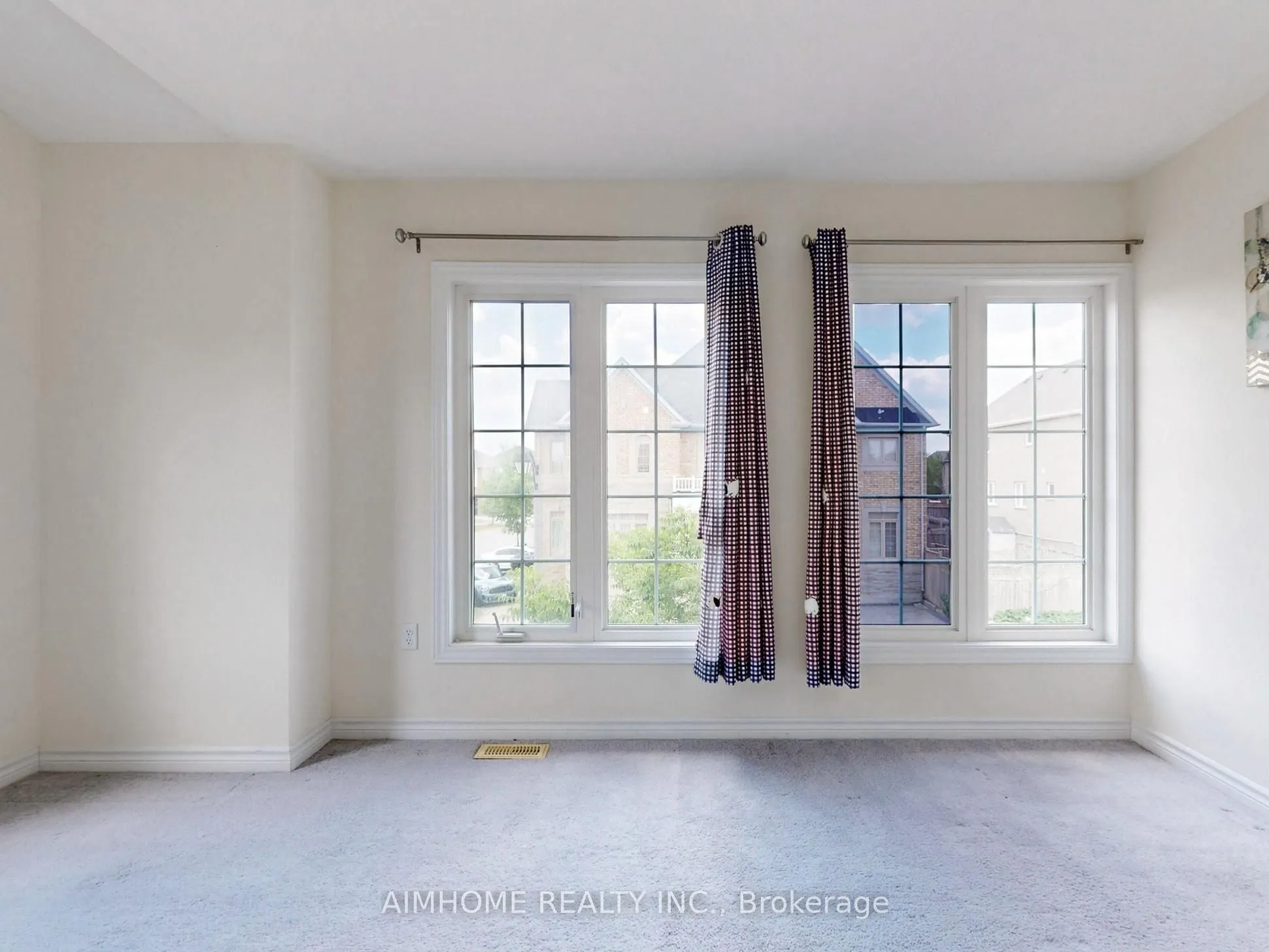 103 Evershot Crescent