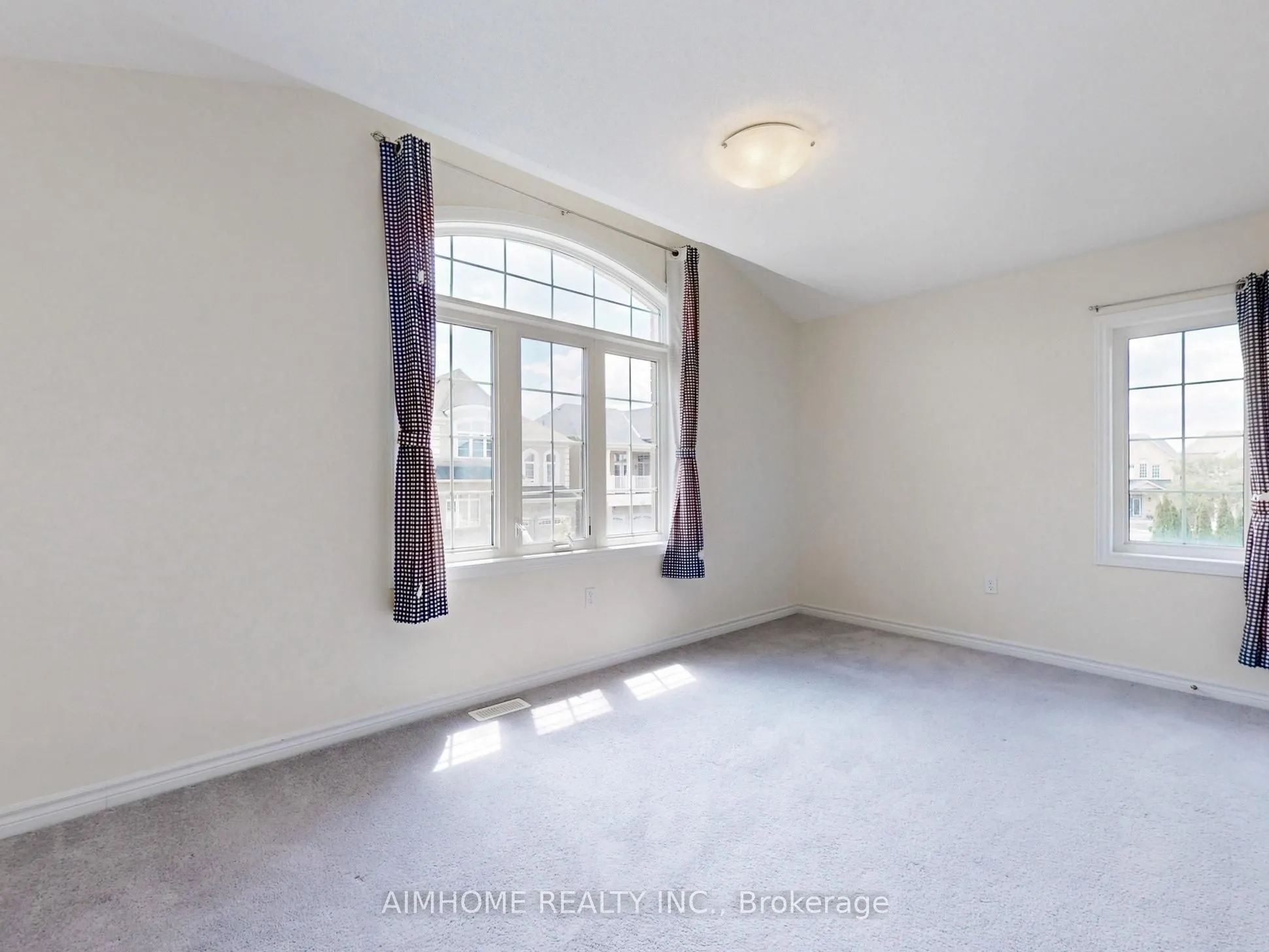 103 Evershot Crescent
