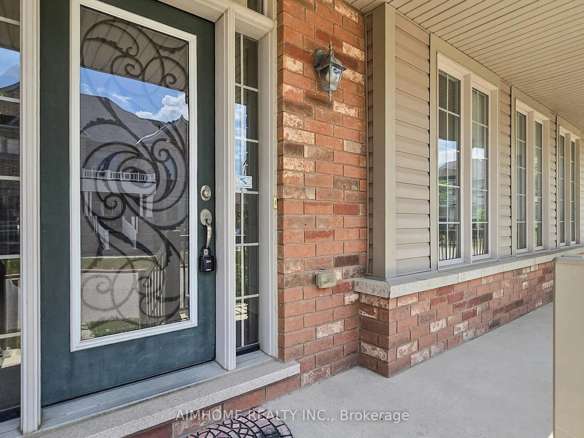 103 Evershot Crescent