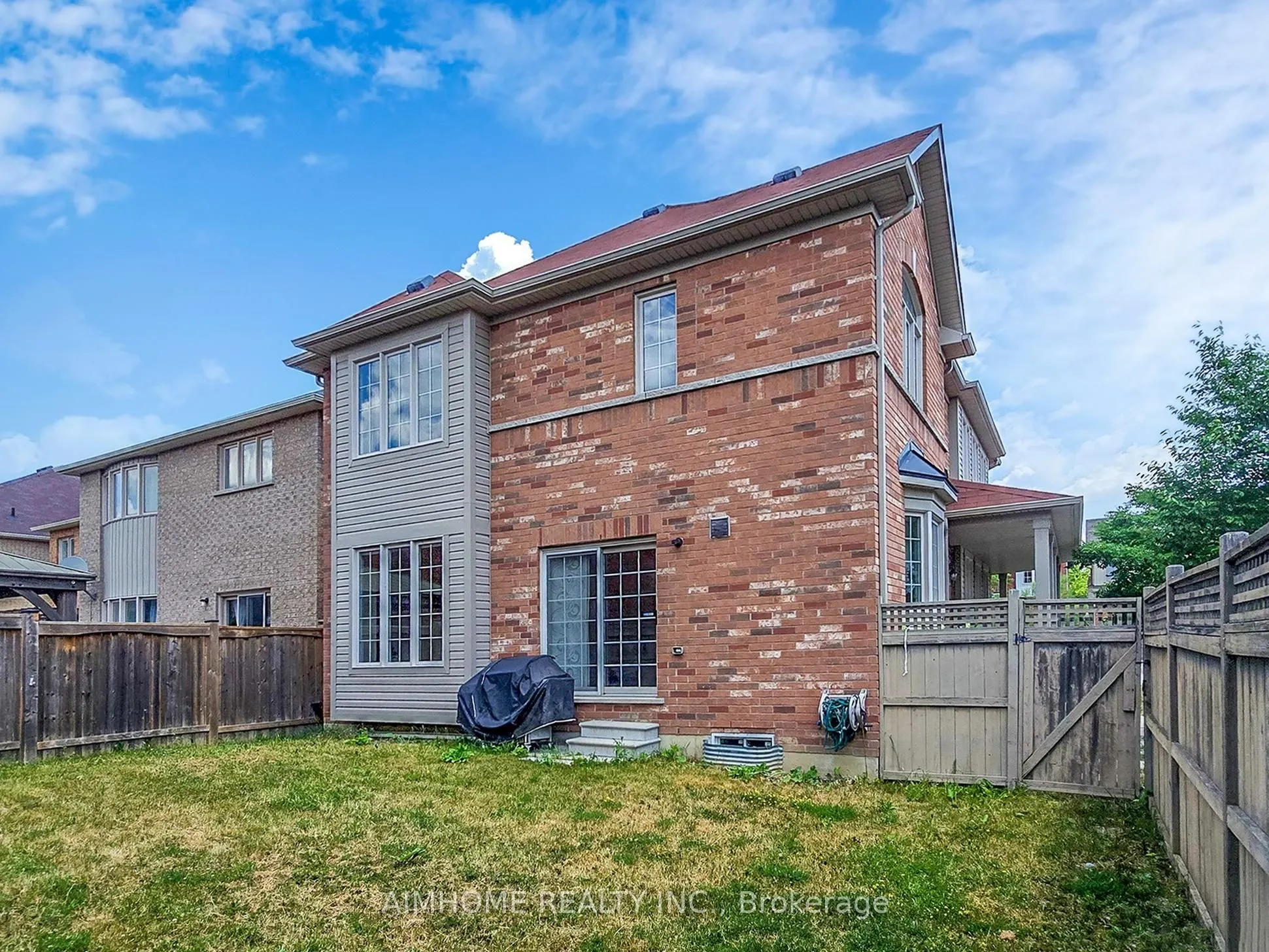 103 Evershot Crescent