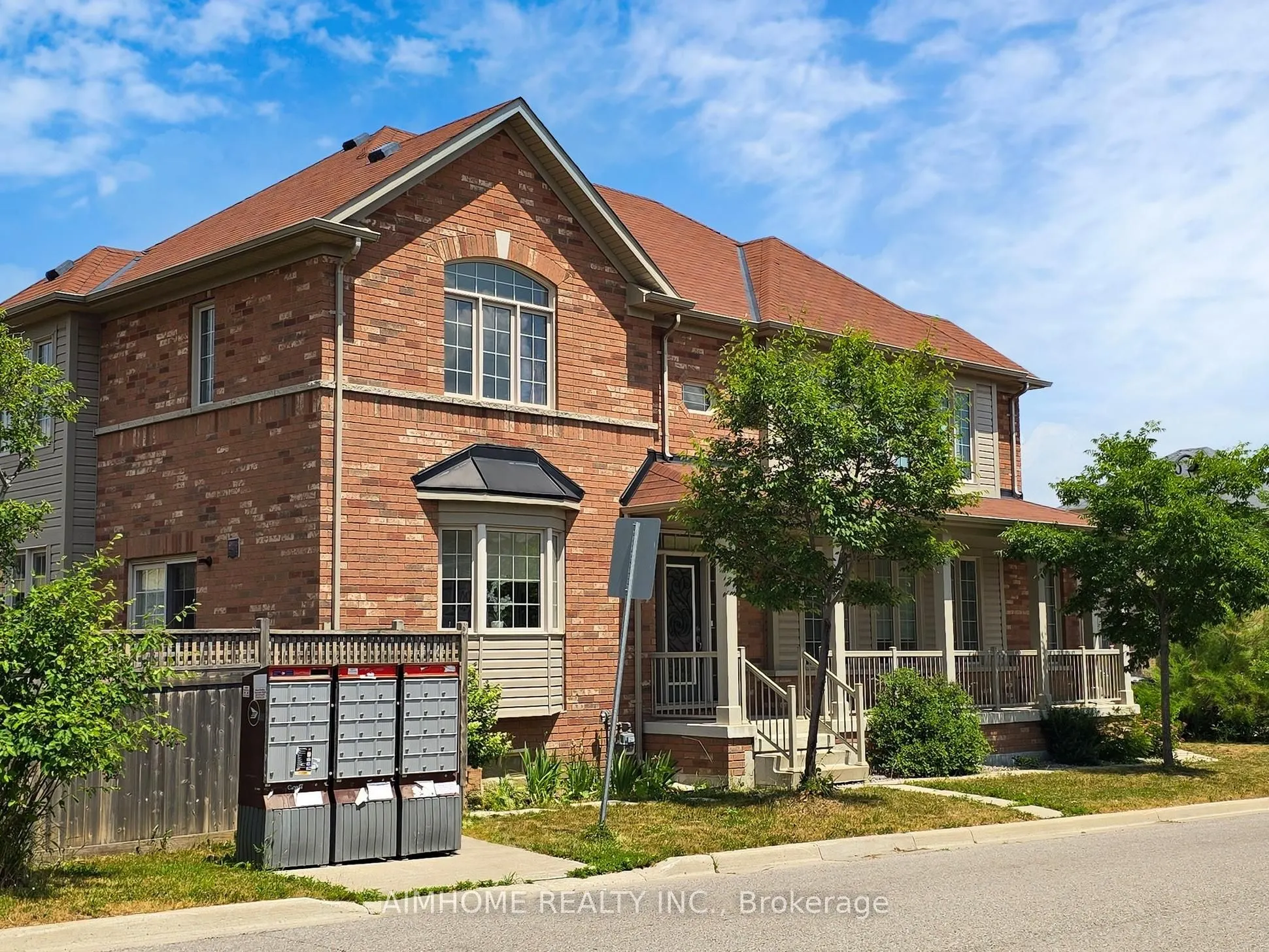 103 Evershot Crescent