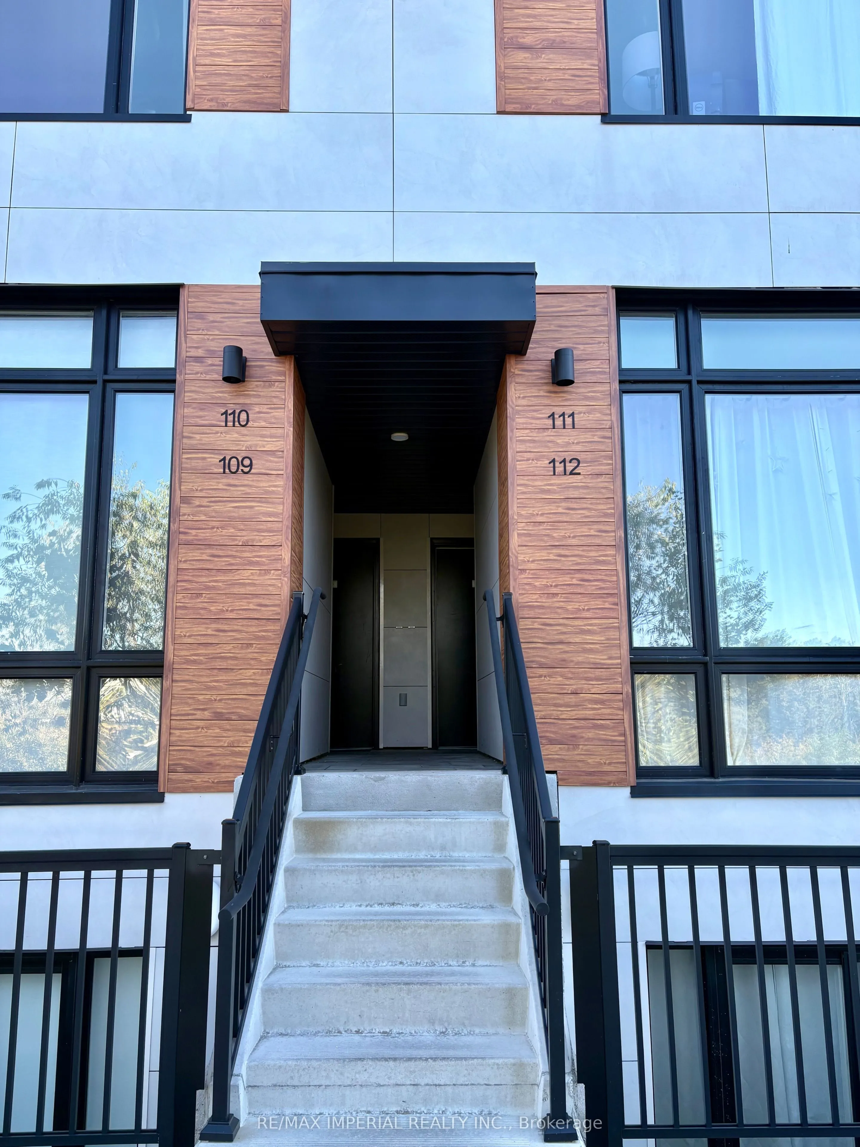 10 Steckley House Lane, #112