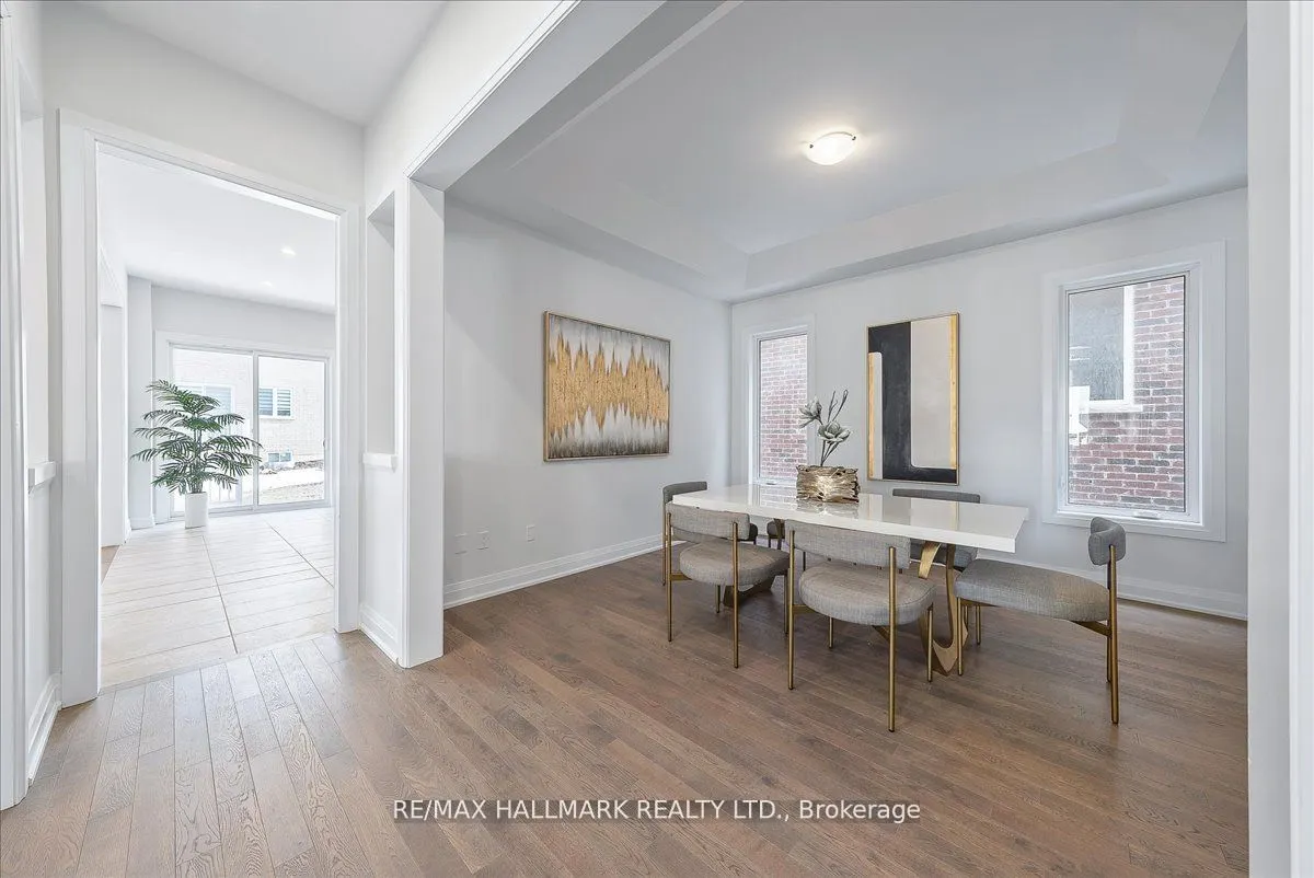 15 Aida Place N