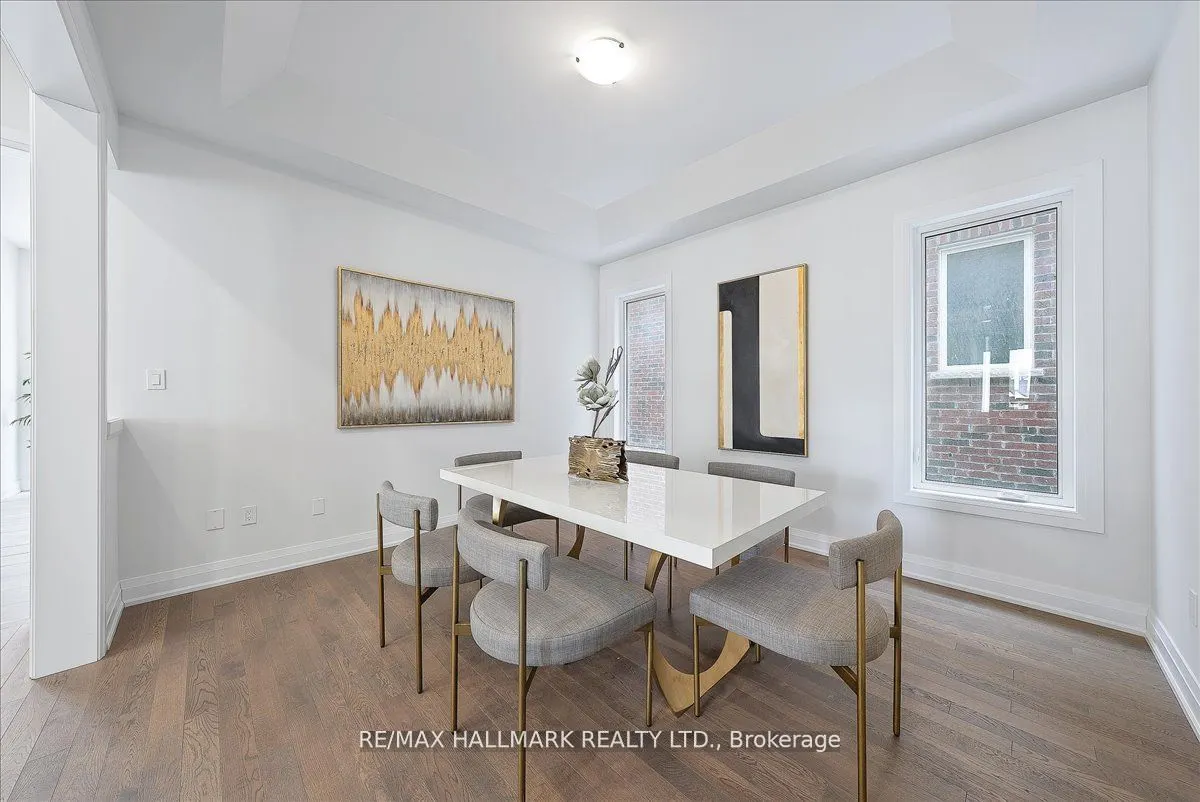 15 Aida Place N