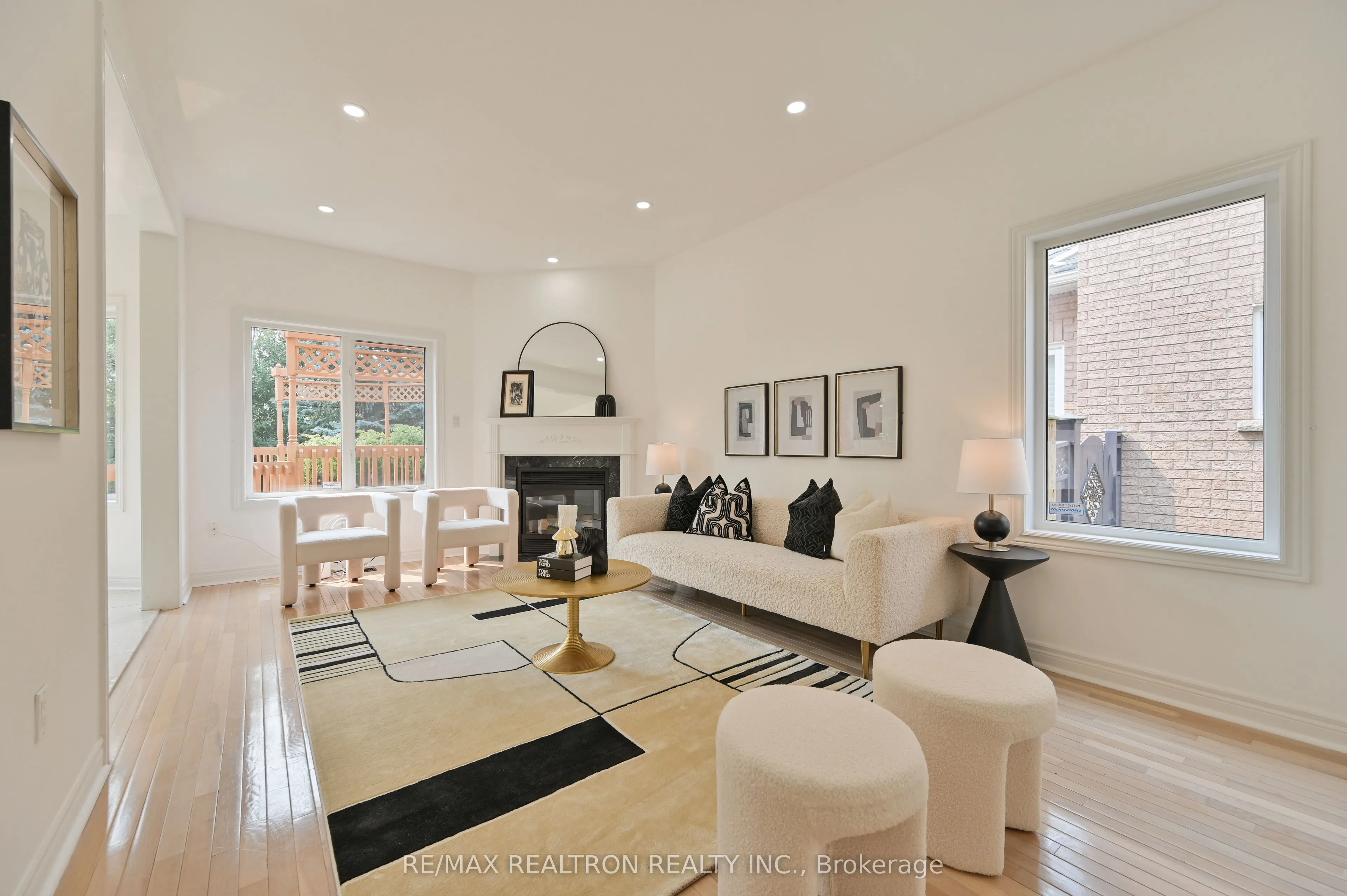 6 Renberg Drive