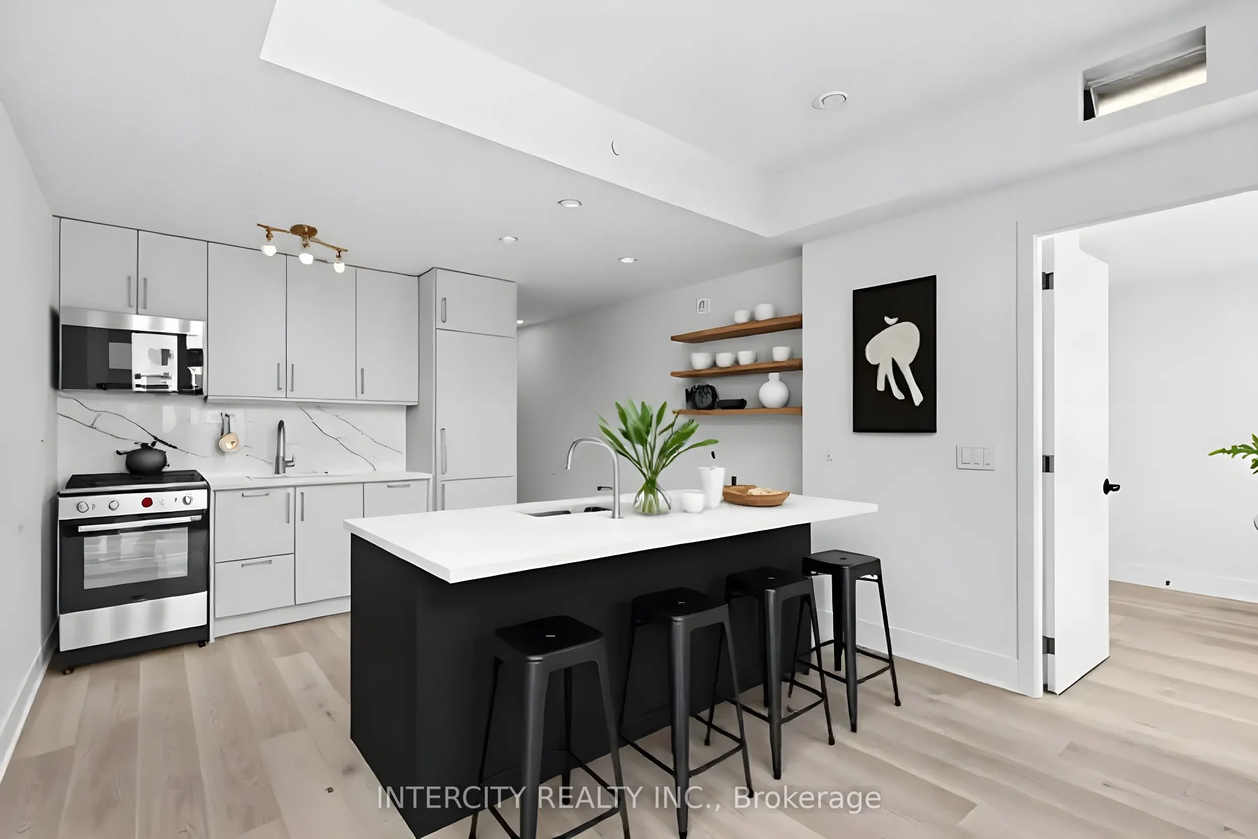 2075 King Road, #415