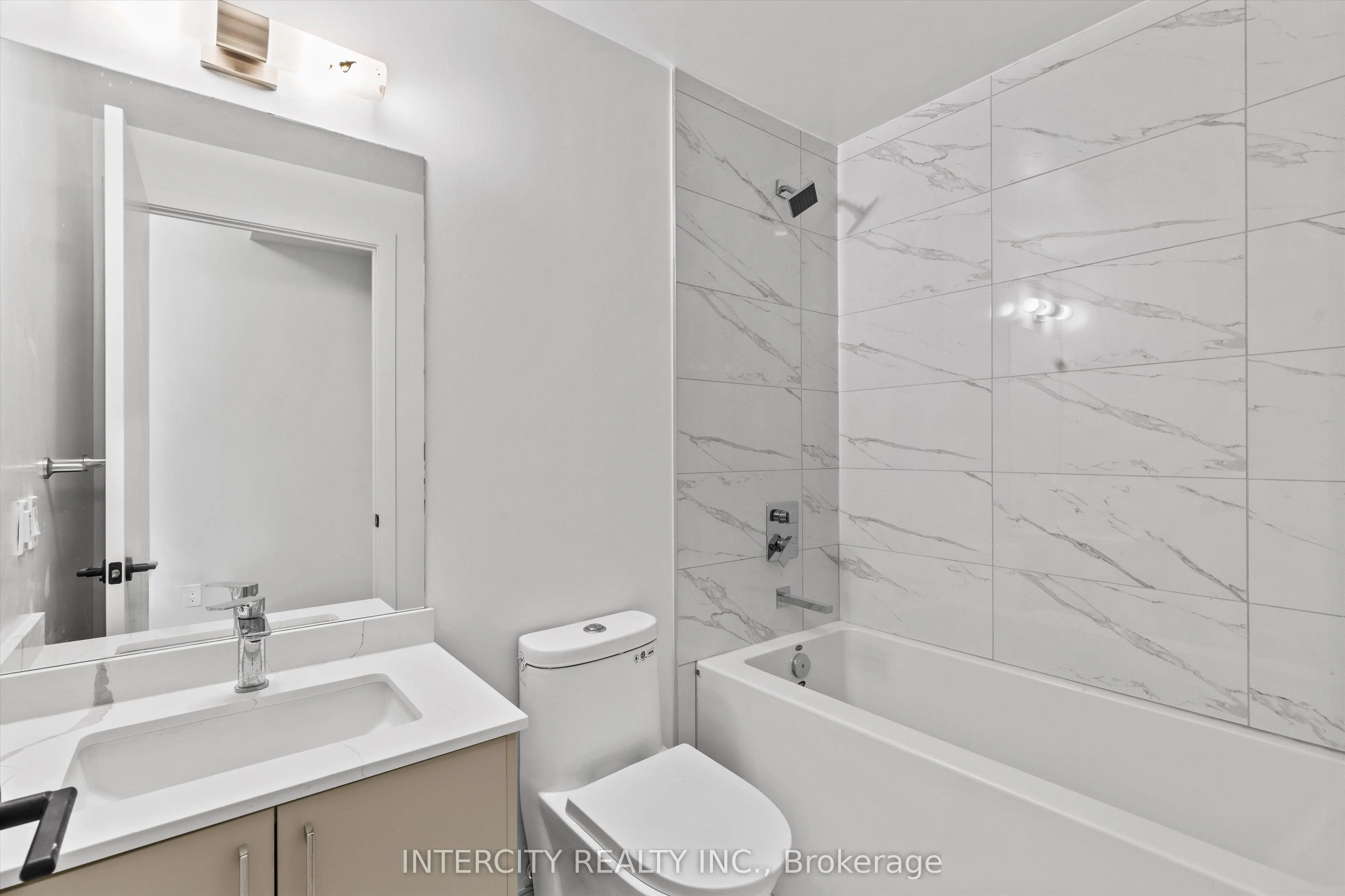 2075 King Road, #424
