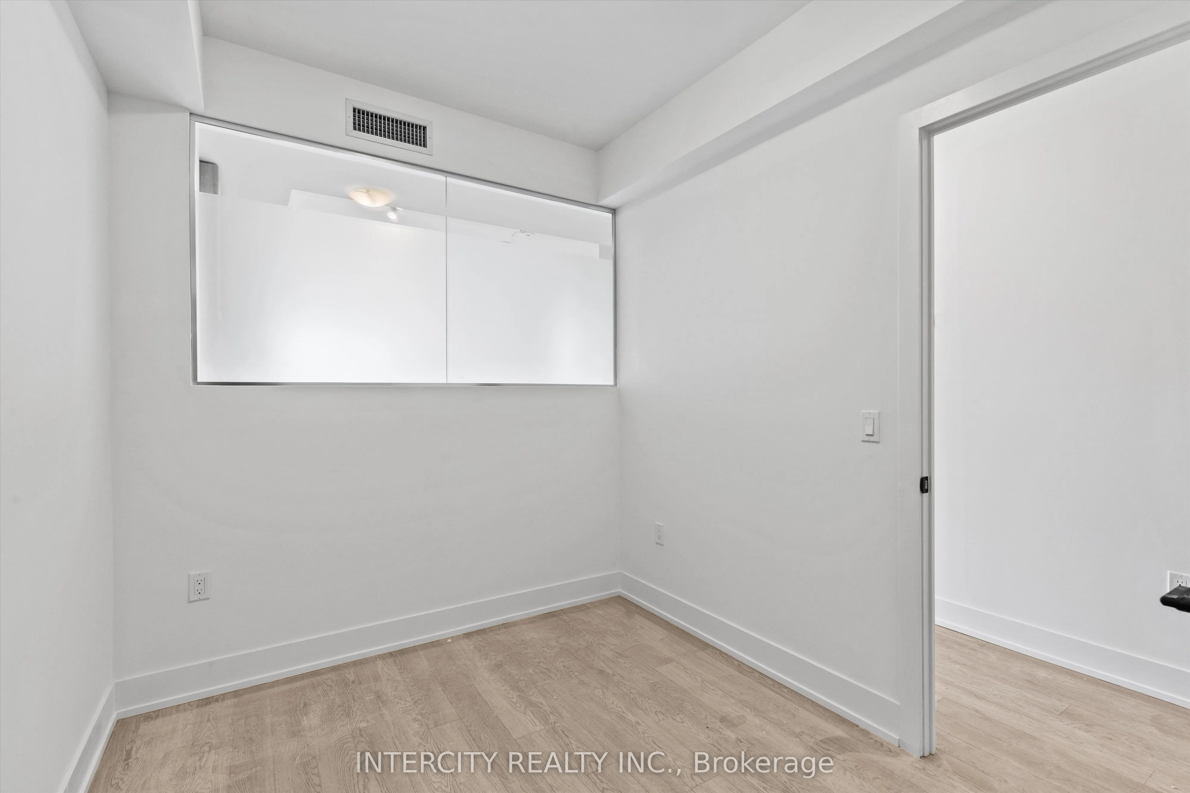 2075 King Road, #424