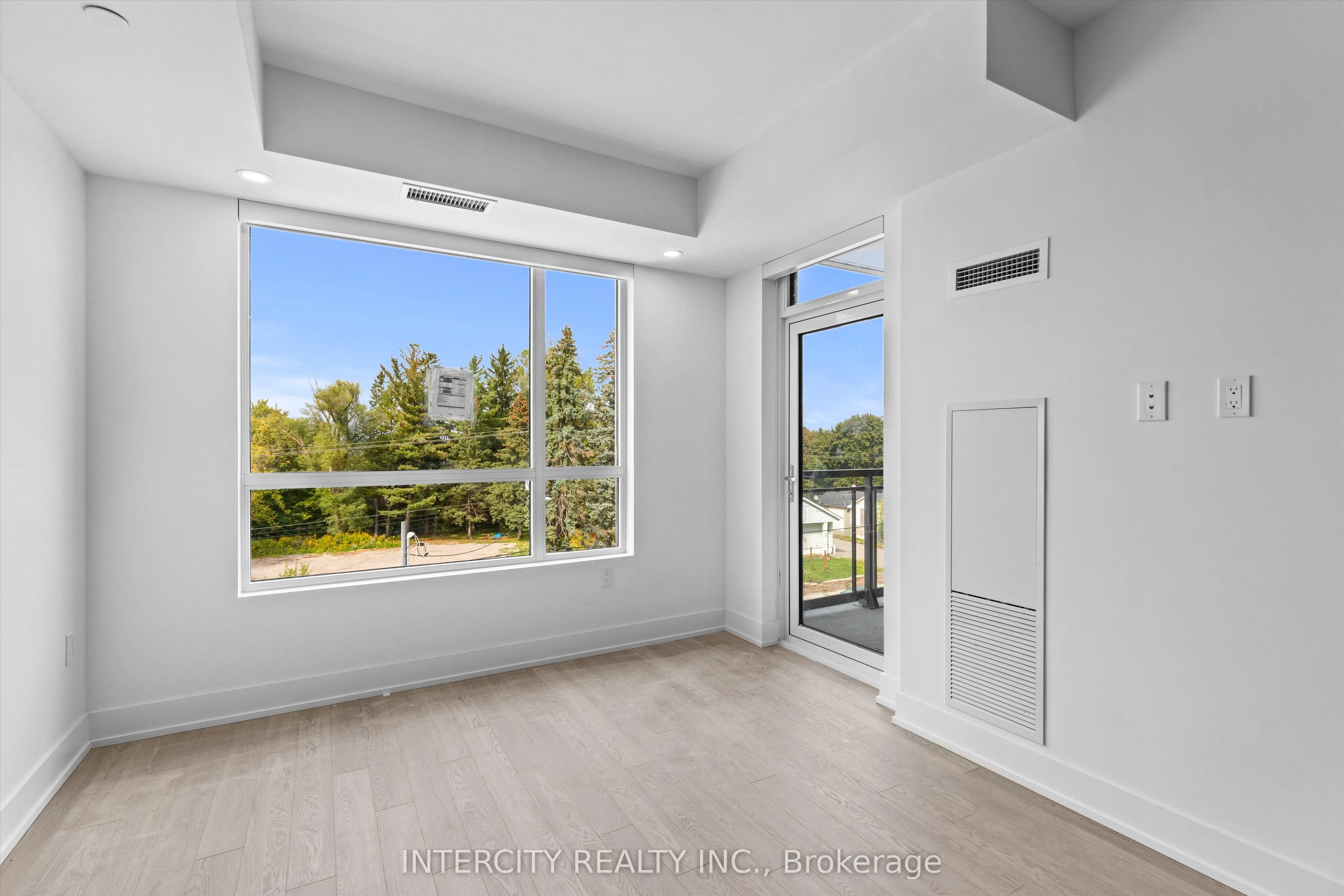 2075 King Road, #424