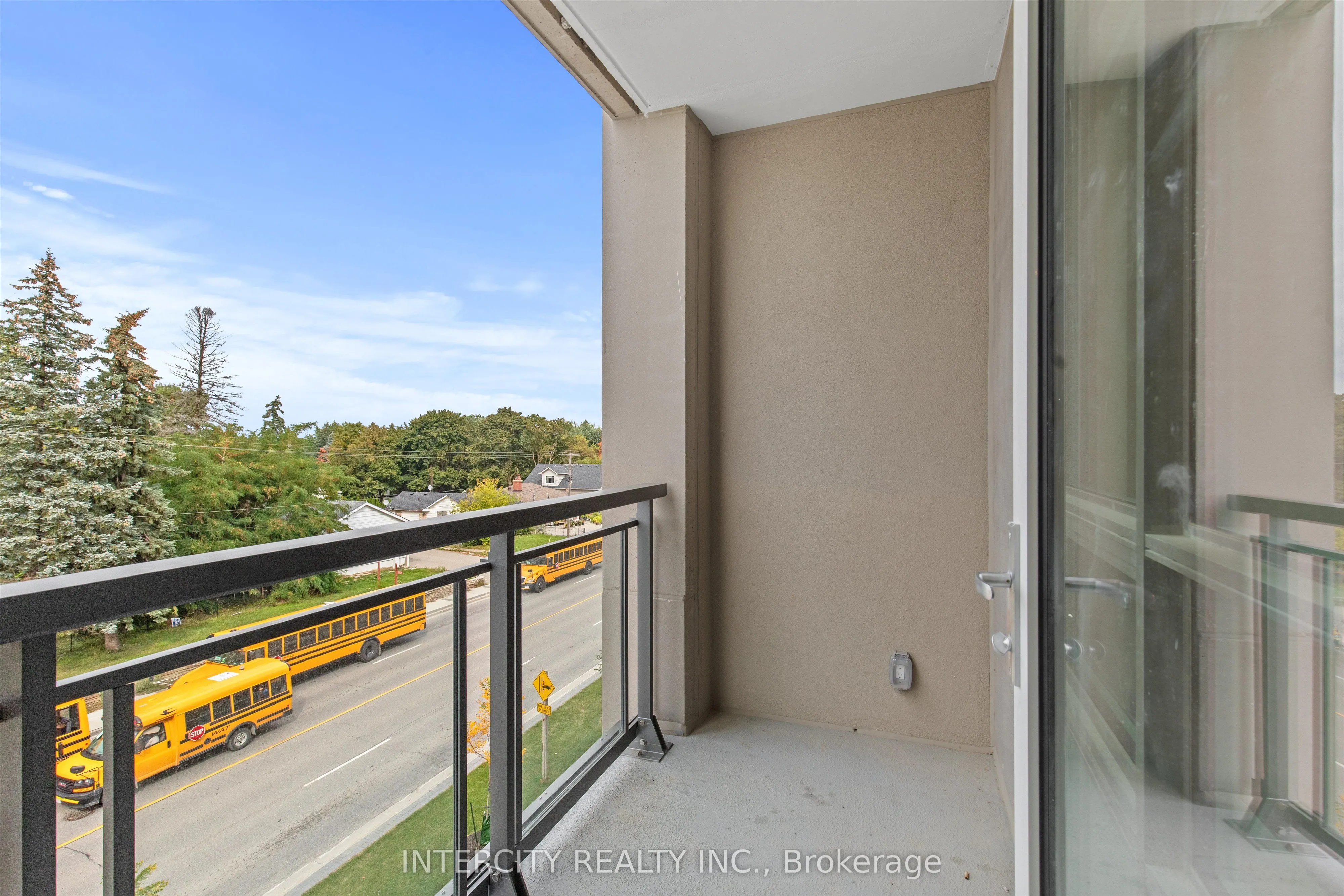 2075 King Road, #424