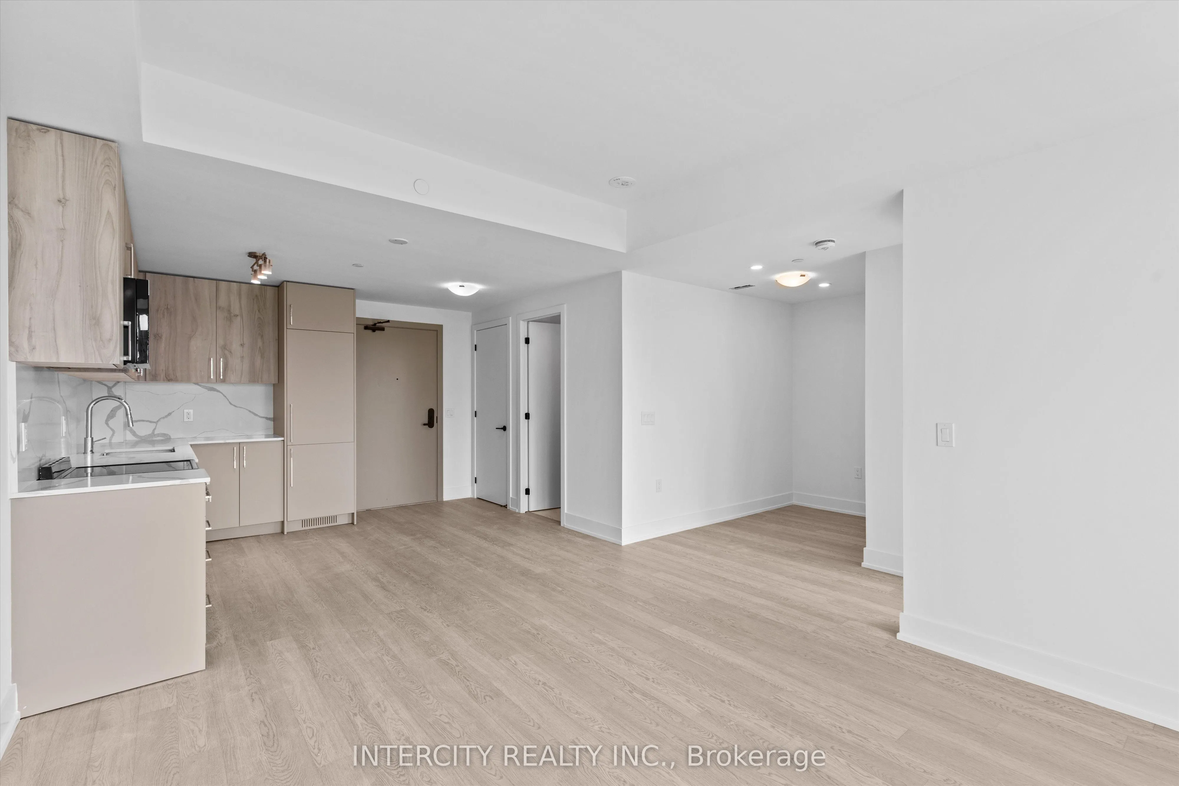 2075 King Road, #417
