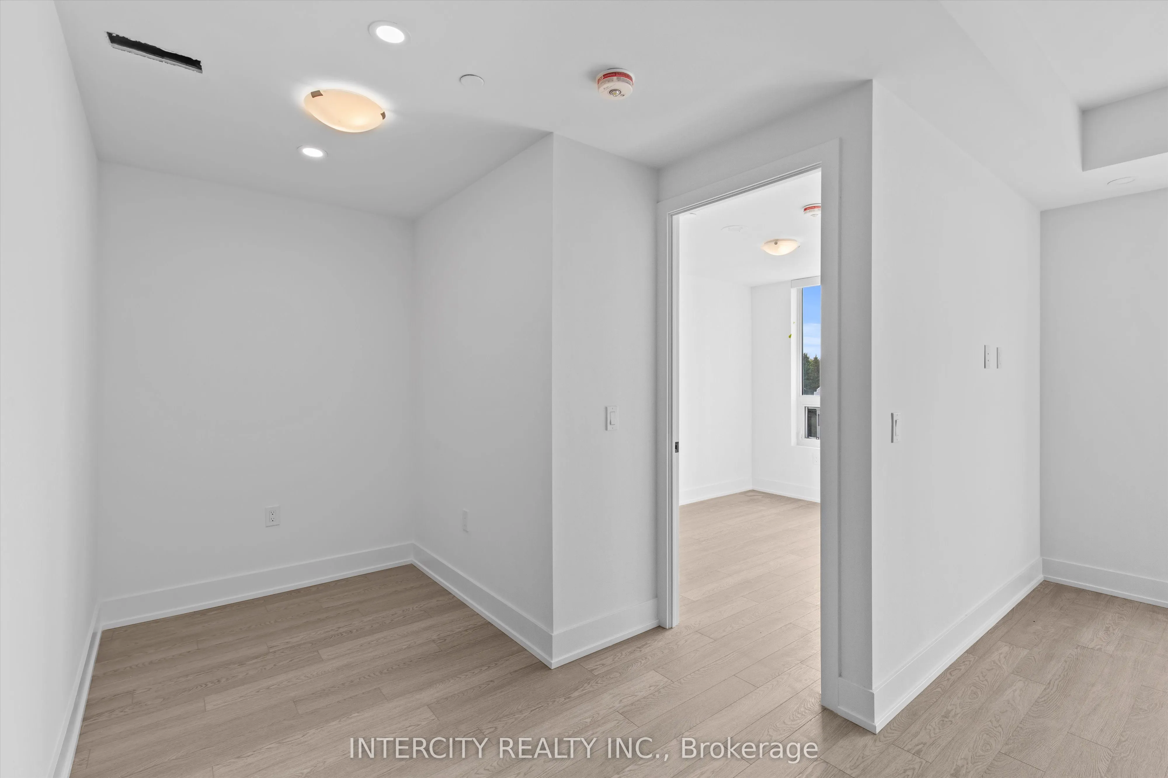 2075 King Road, #417