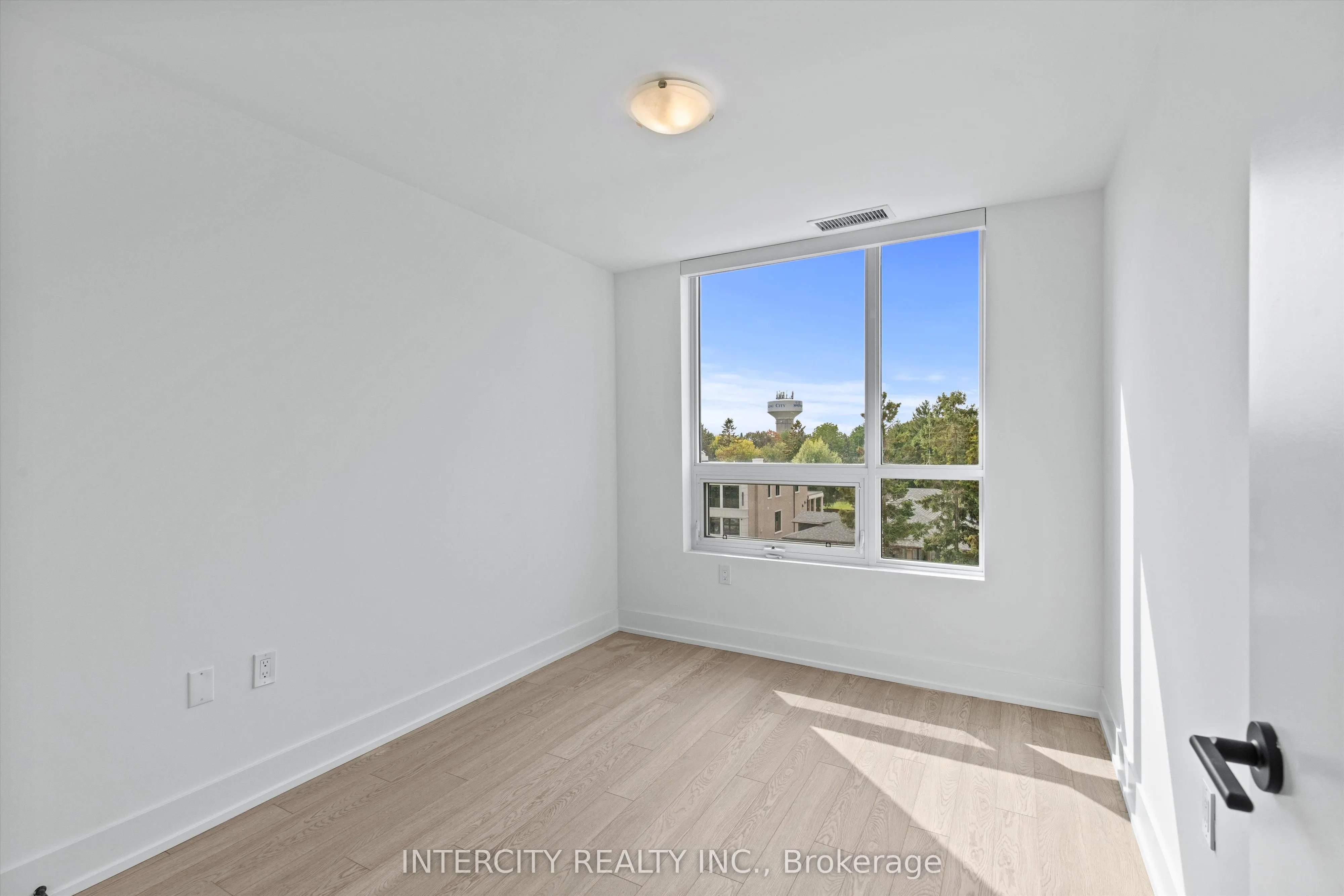 2075 King Road, #417