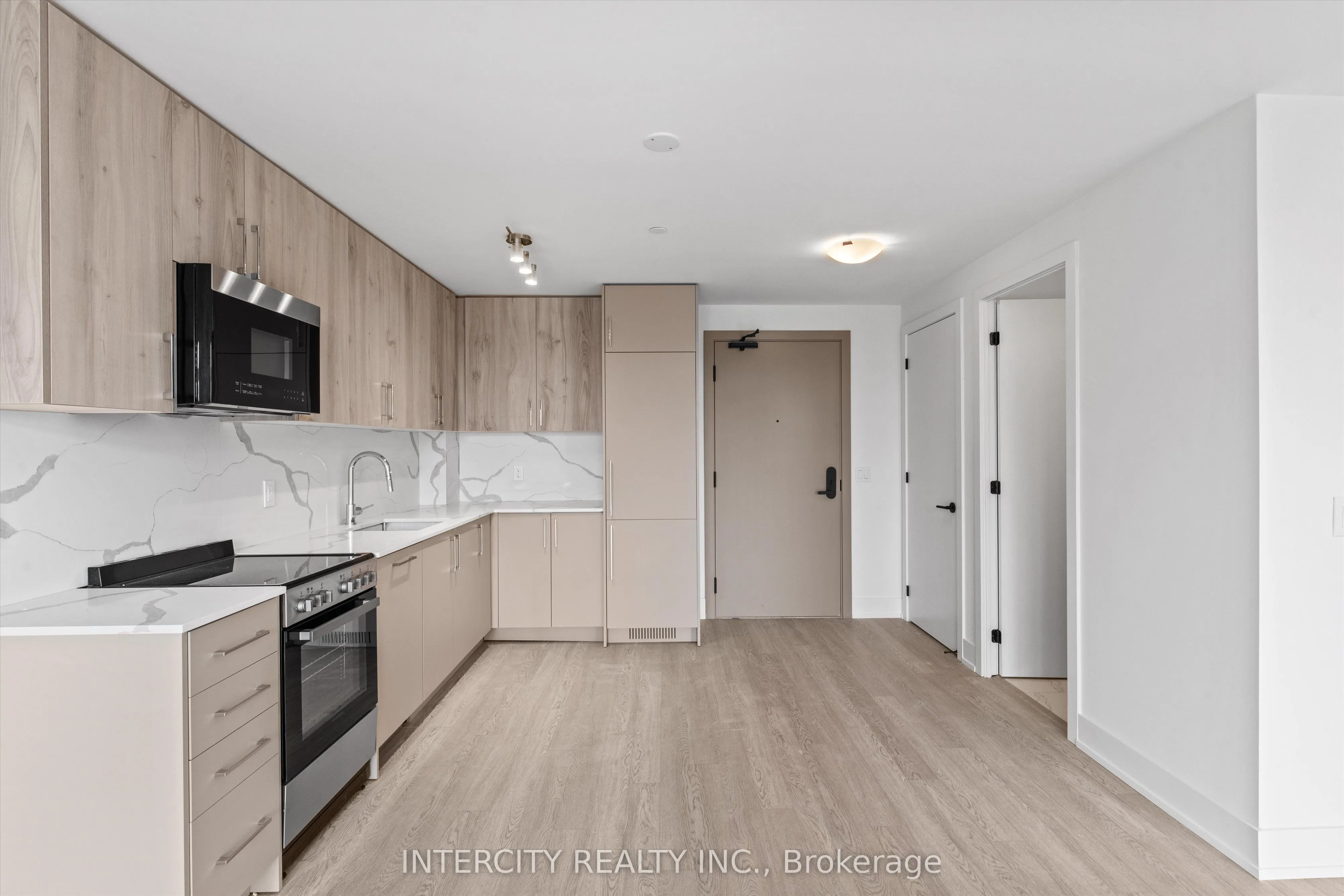 2075 King Road, #417