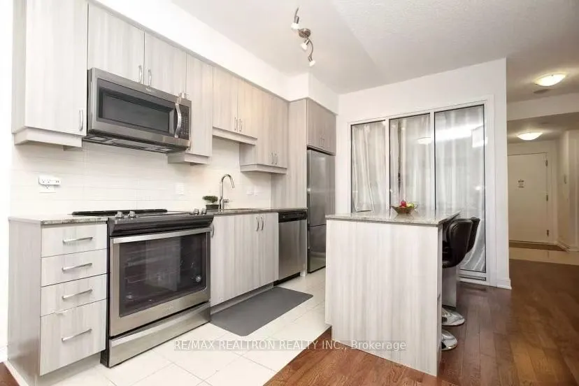 9191 Yonge Street, #SW311