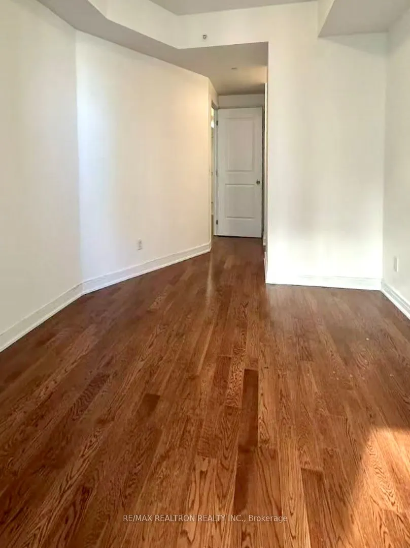 9191 Yonge Street, #SW311