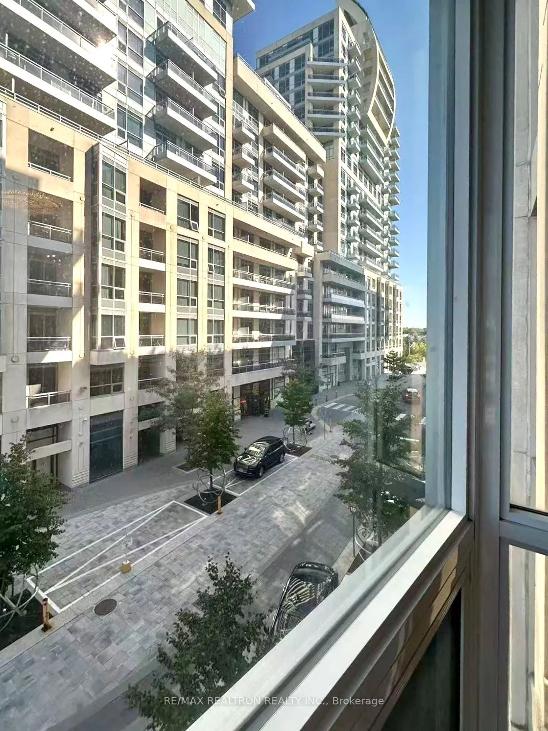 9191 Yonge Street, #SW311