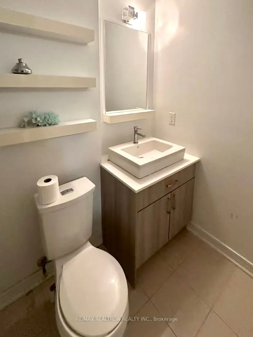 9191 Yonge Street, #SW311
