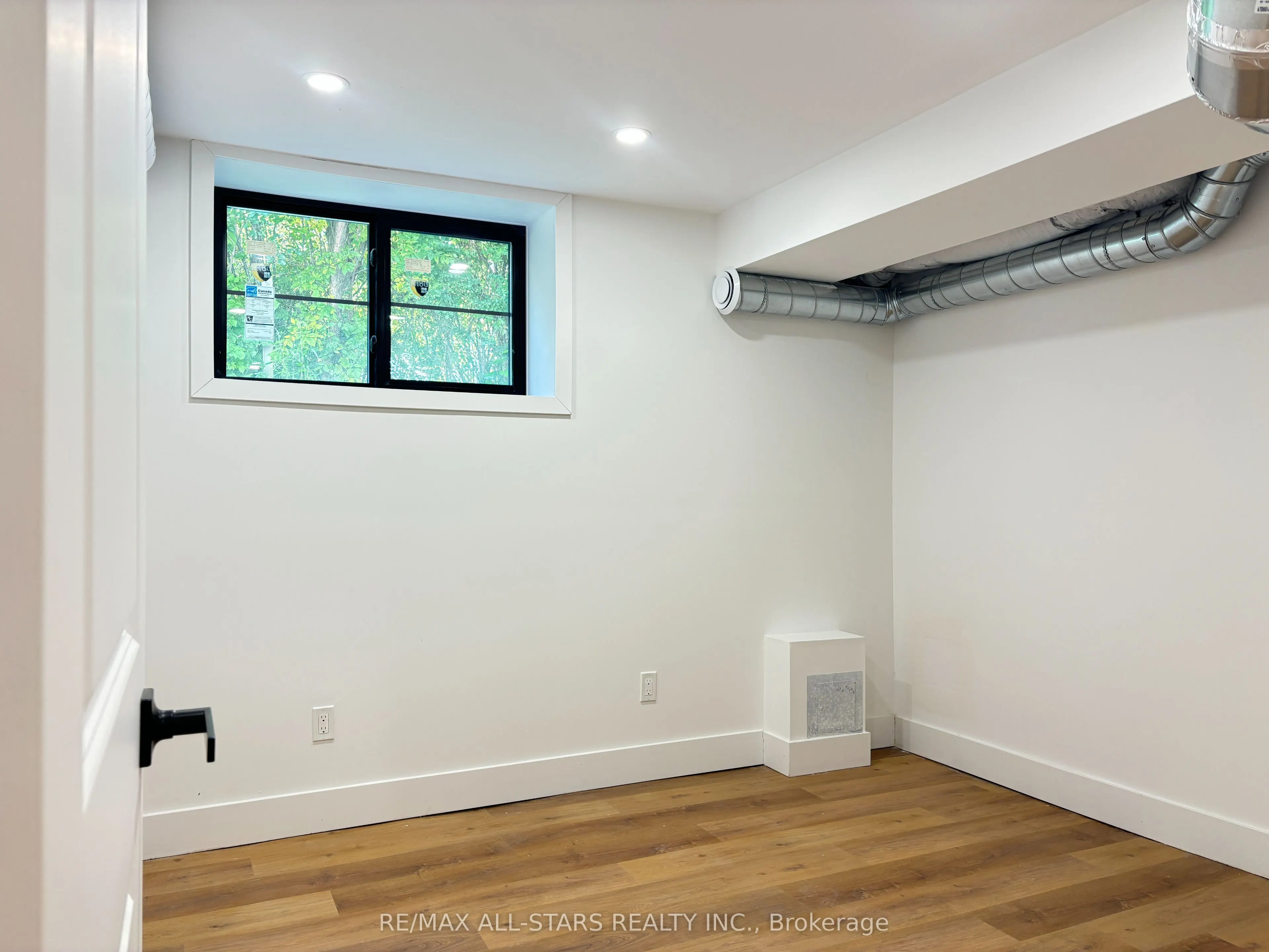 1678 Metro Road, #B