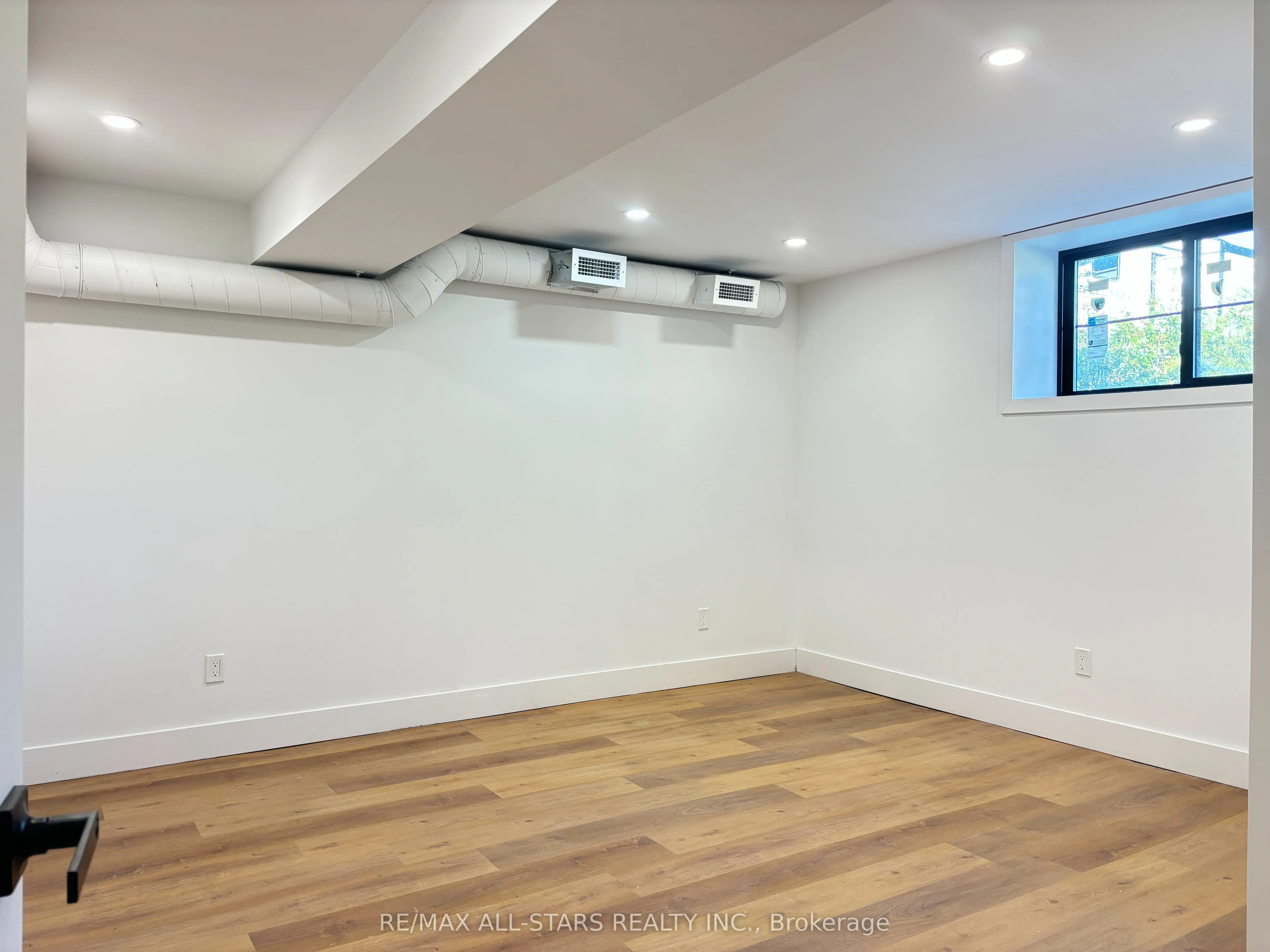 1678 Metro Road, #B