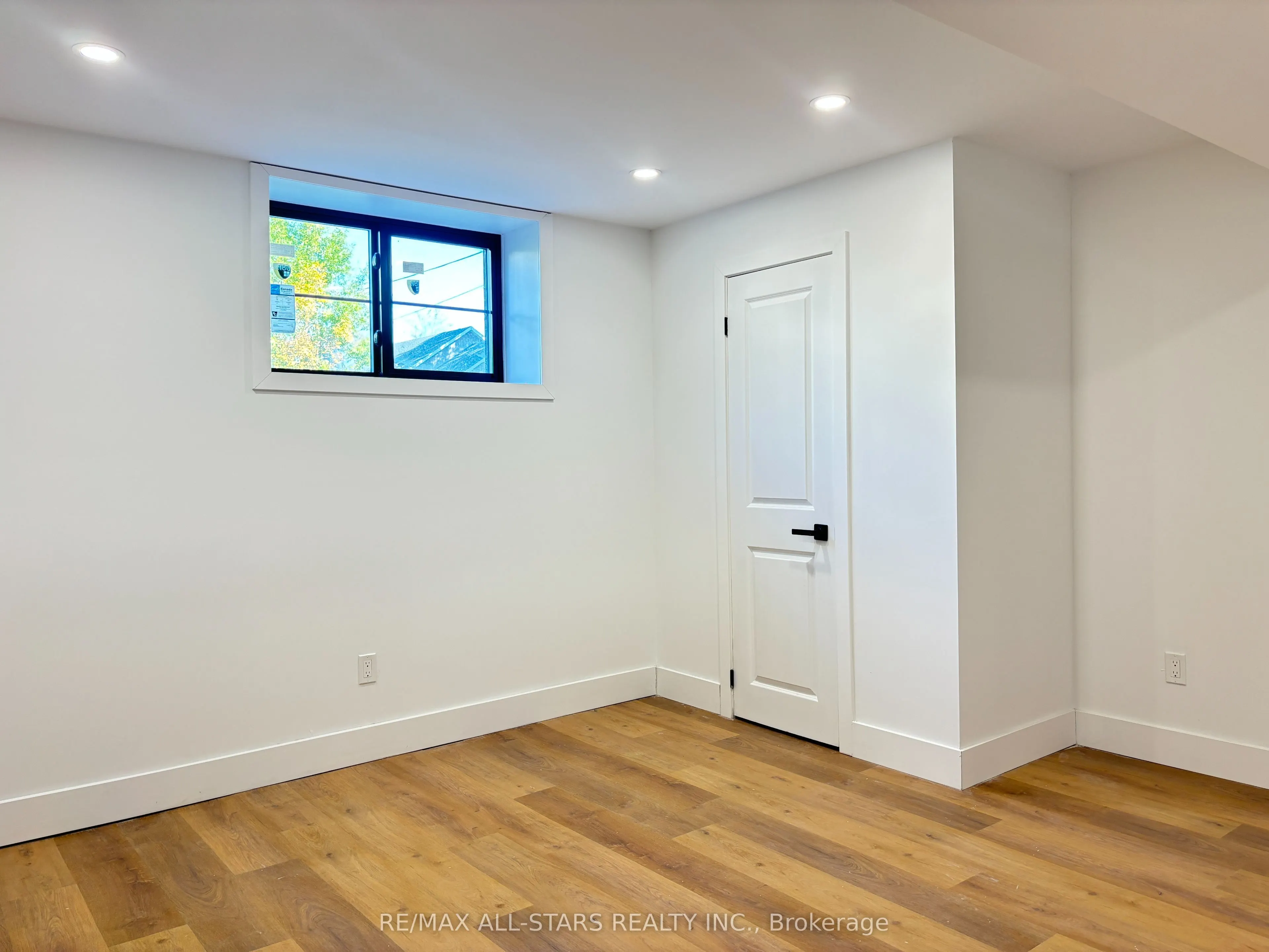 1678 Metro Road, #B
