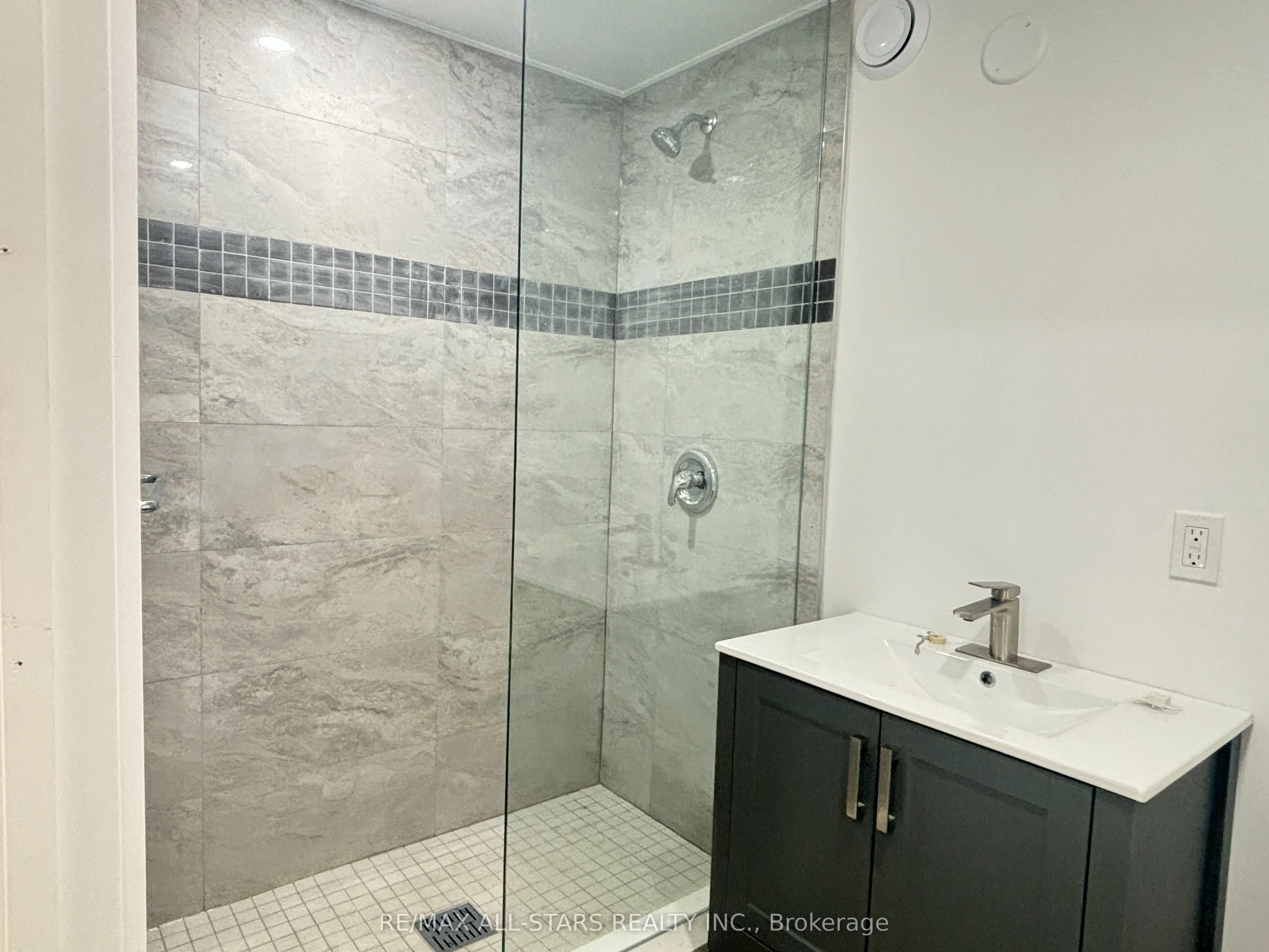 1678 Metro Road, #A