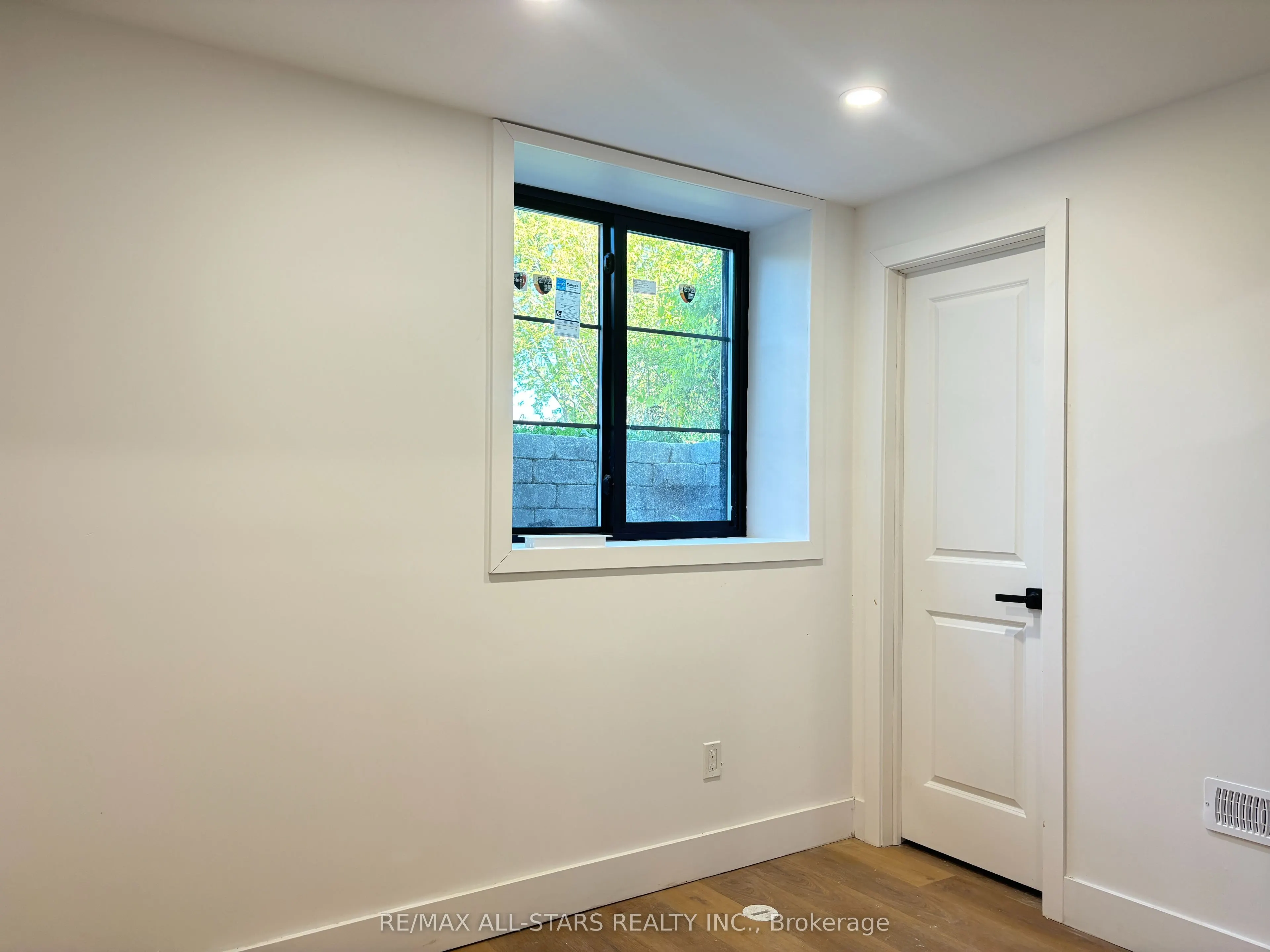 1678 Metro Road, #A