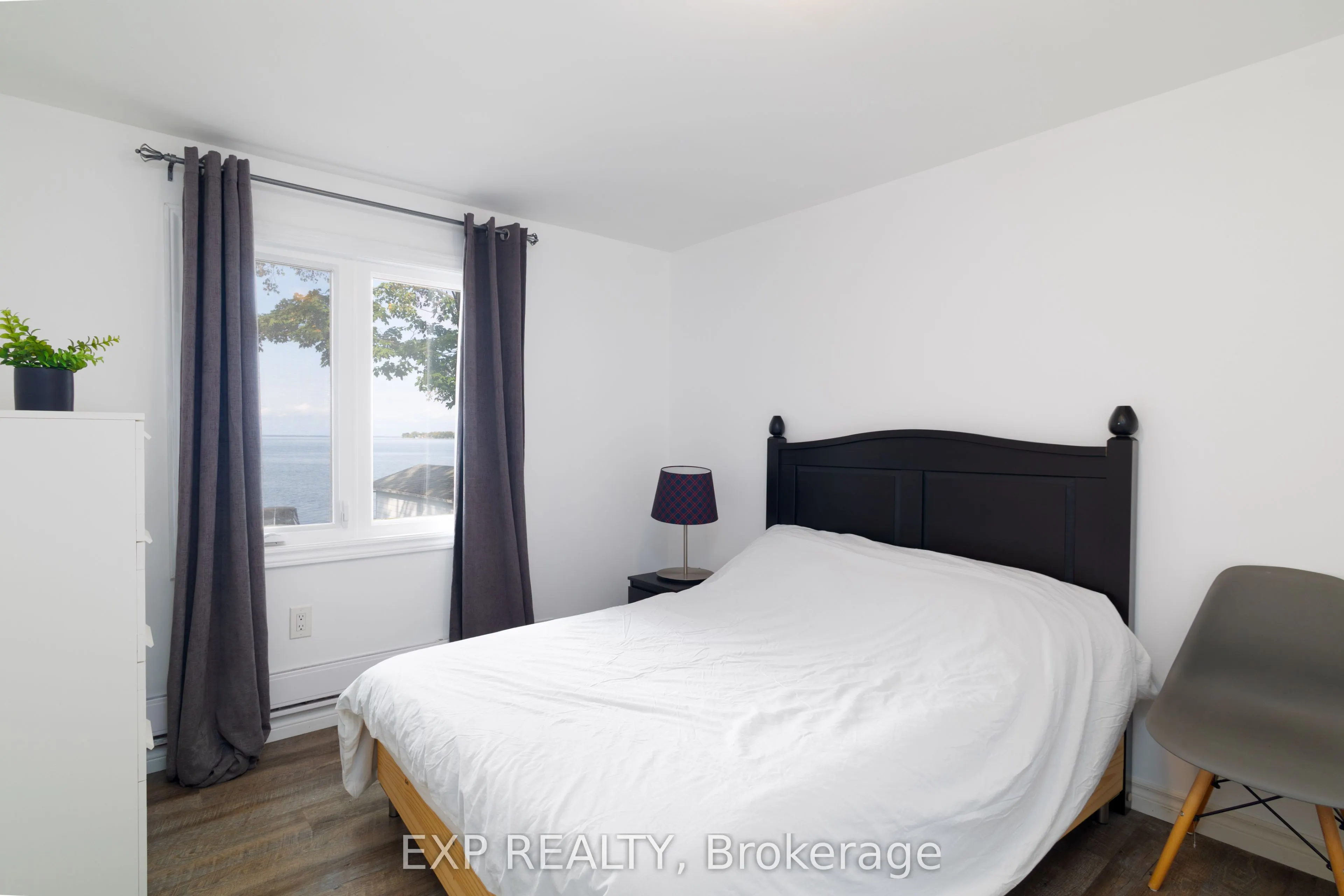 24 Lakeshore Road