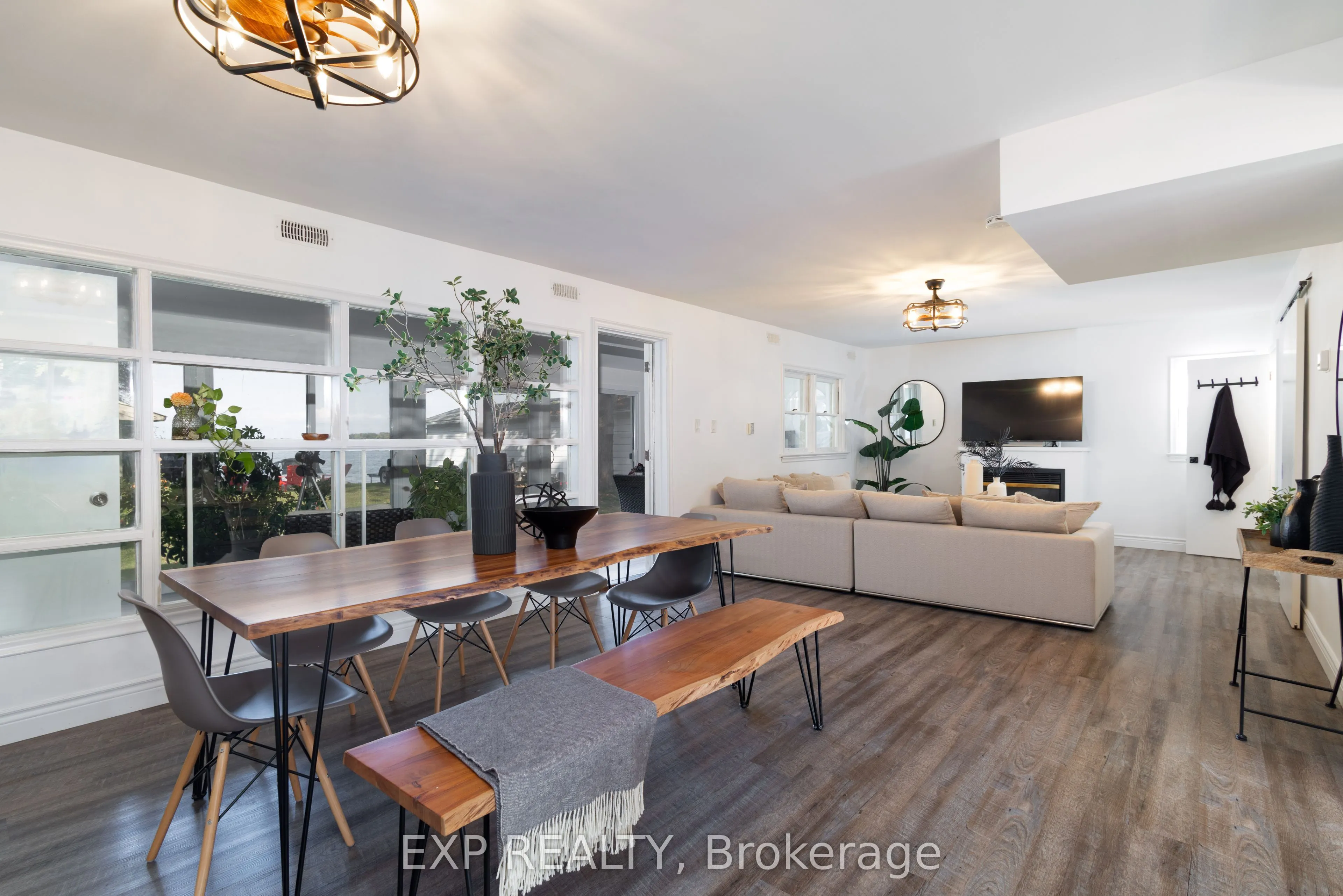 24 Lakeshore Road