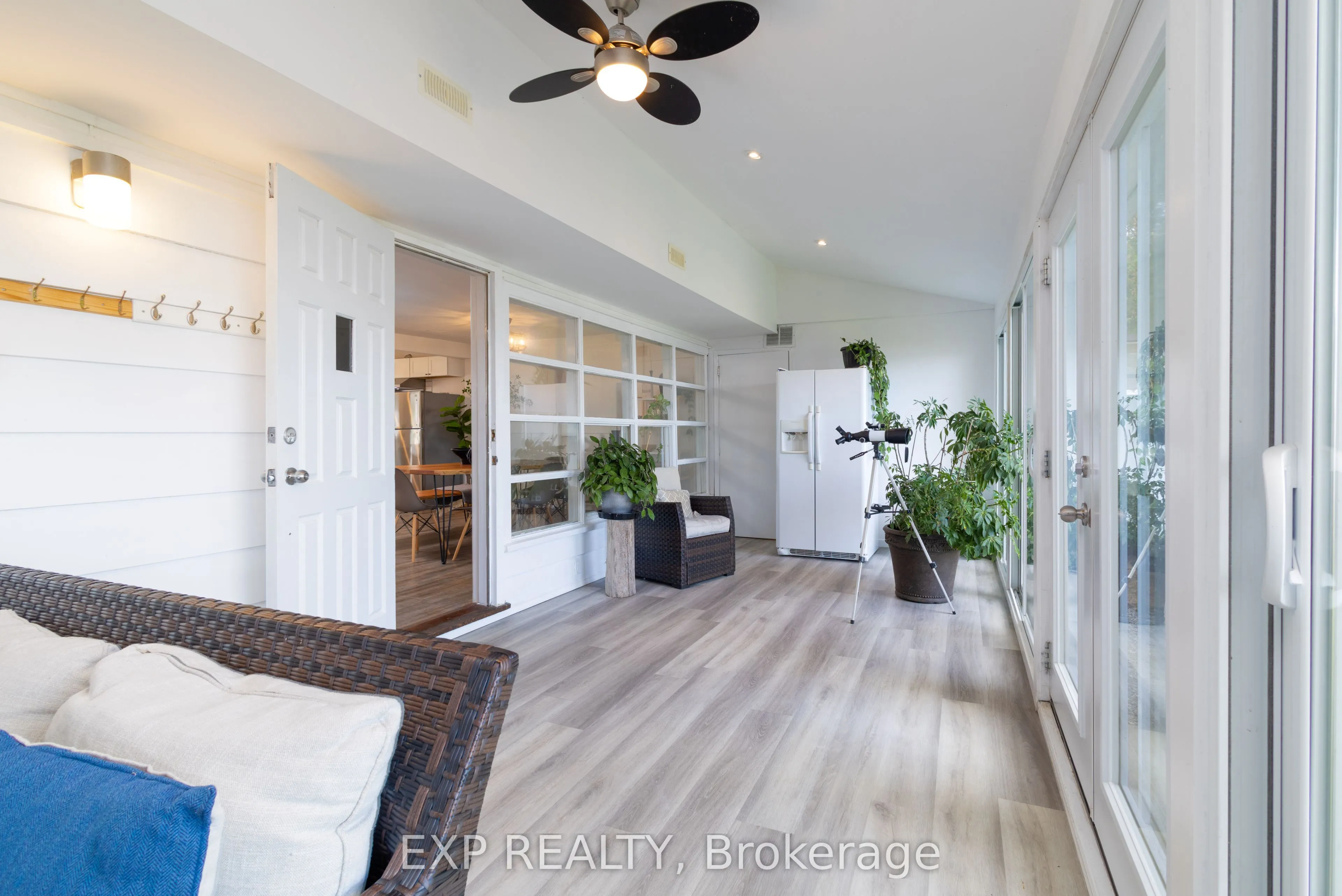 24 Lakeshore Road