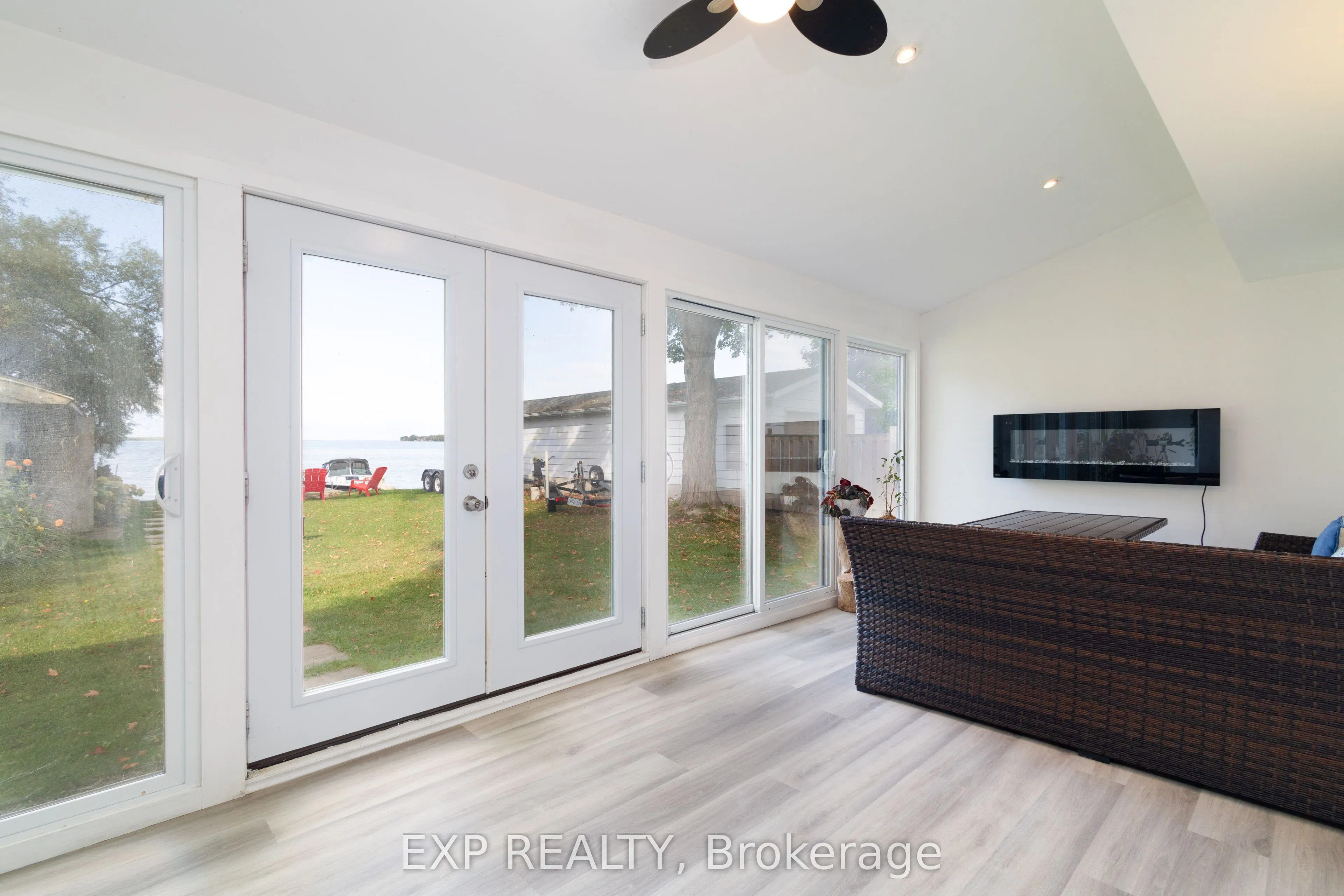 24 Lakeshore Road