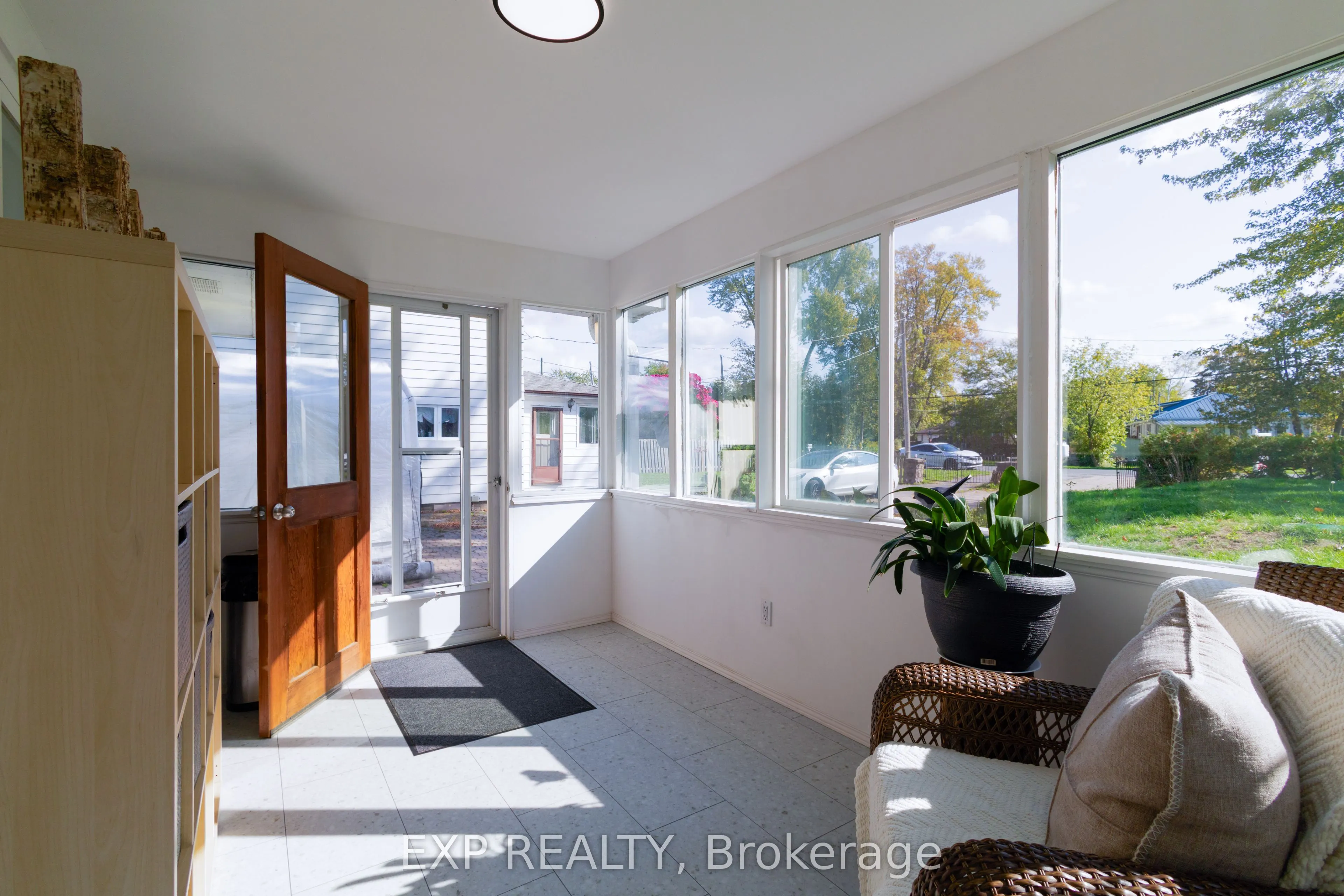 24 Lakeshore Road