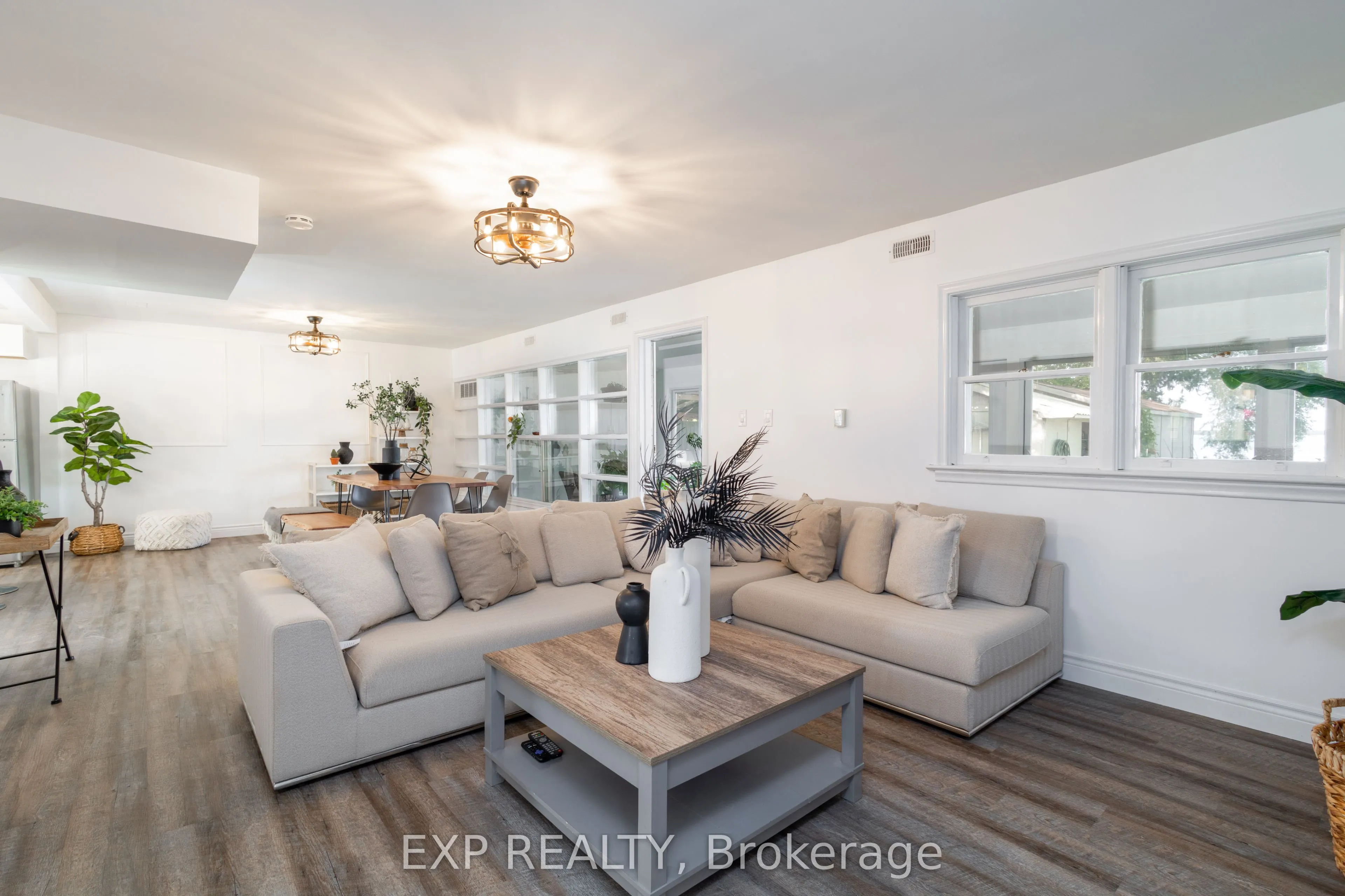 24 Lakeshore Road