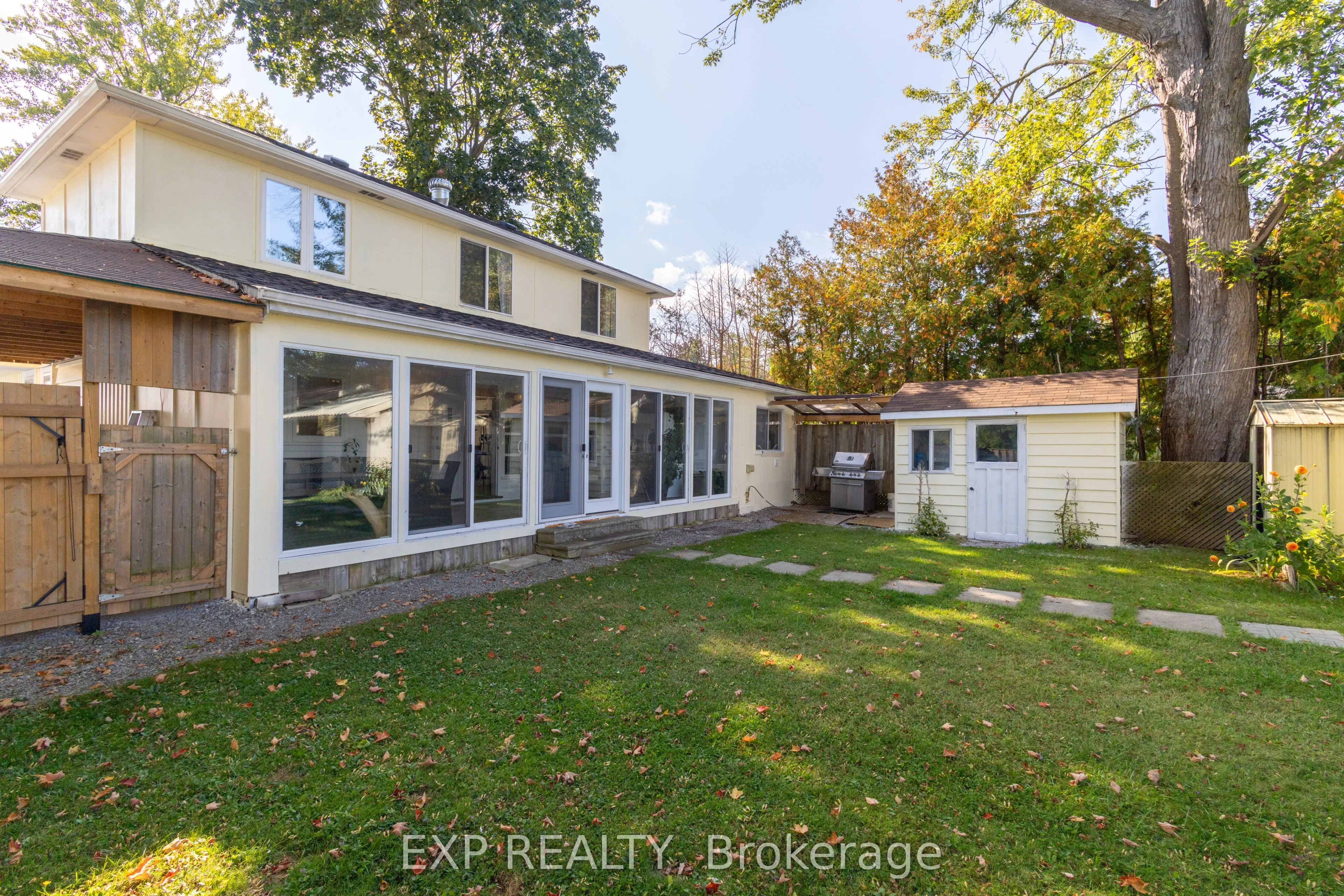 24 Lakeshore Road