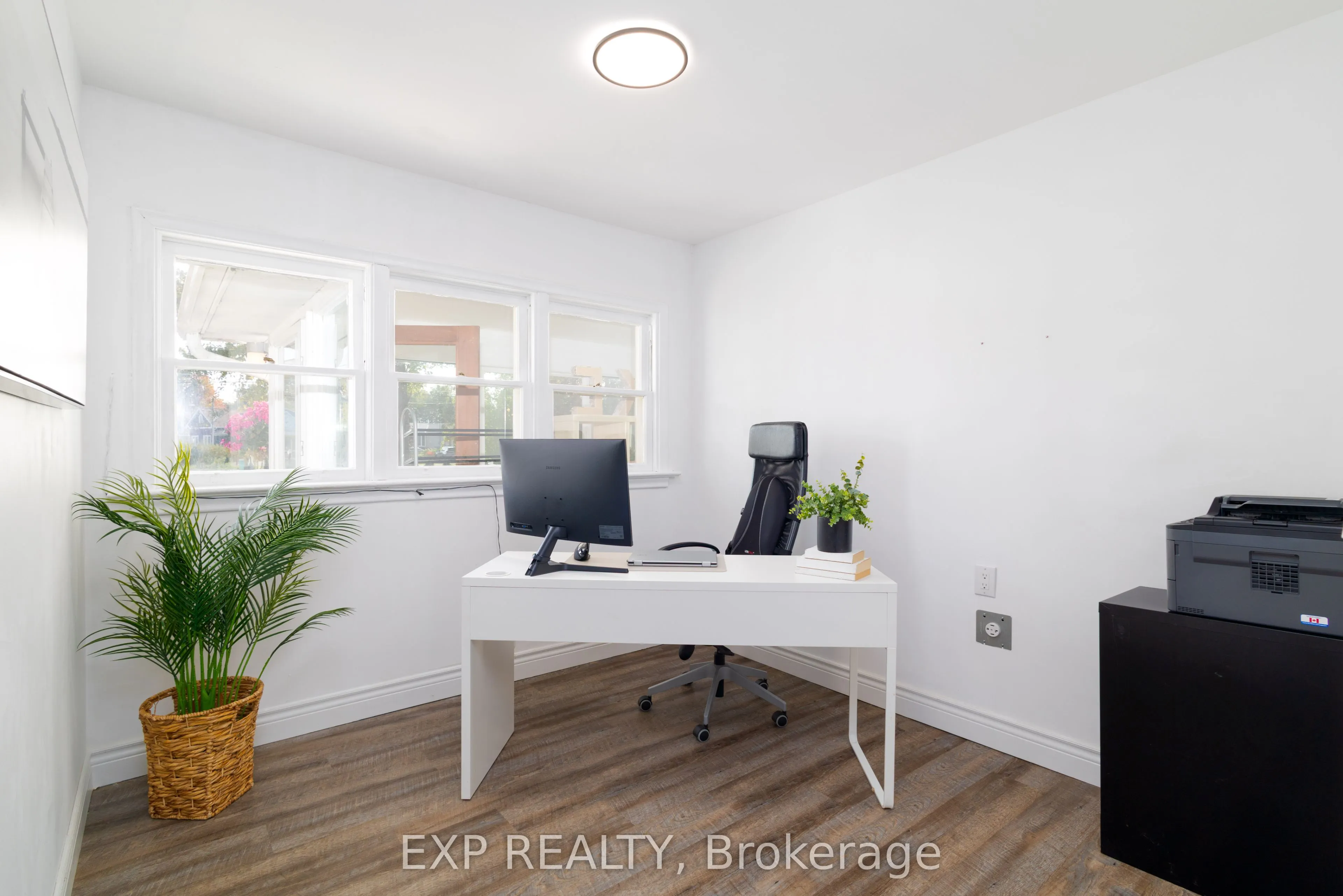24 Lakeshore Road