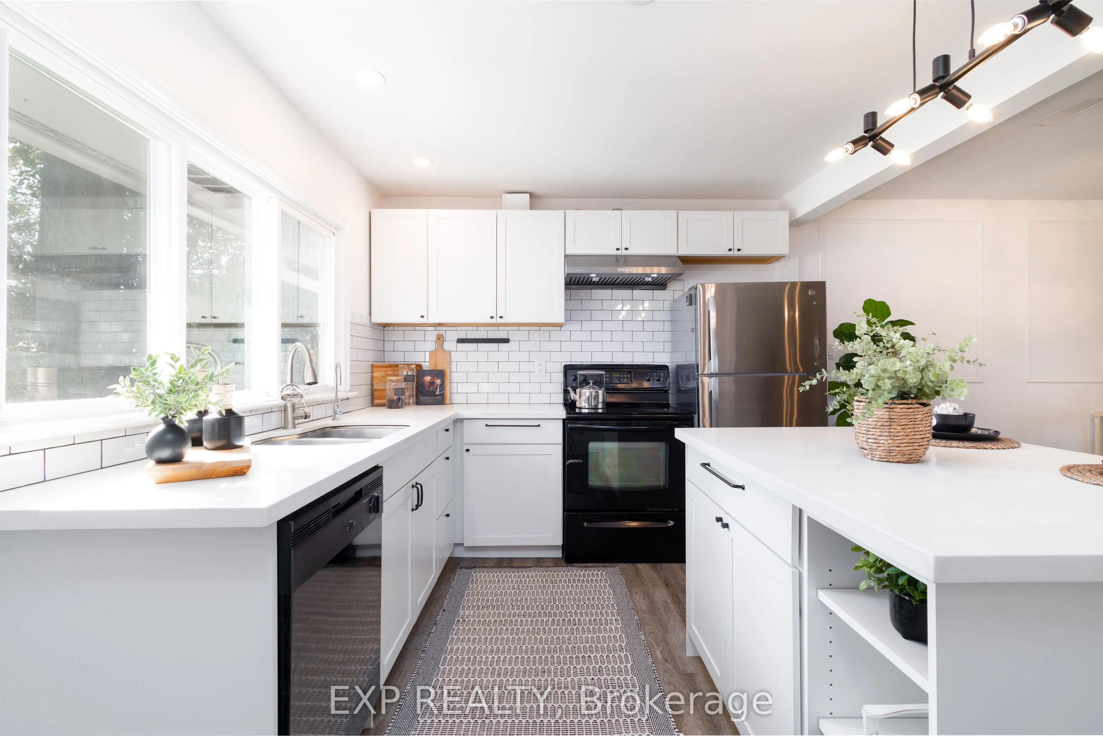 24 Lakeshore Road