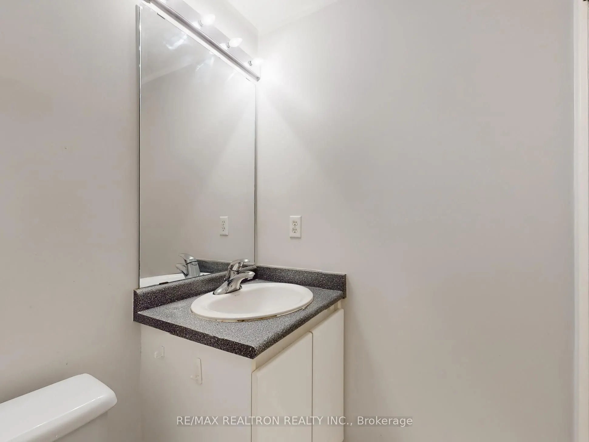 18 Clark Avenue W, #144