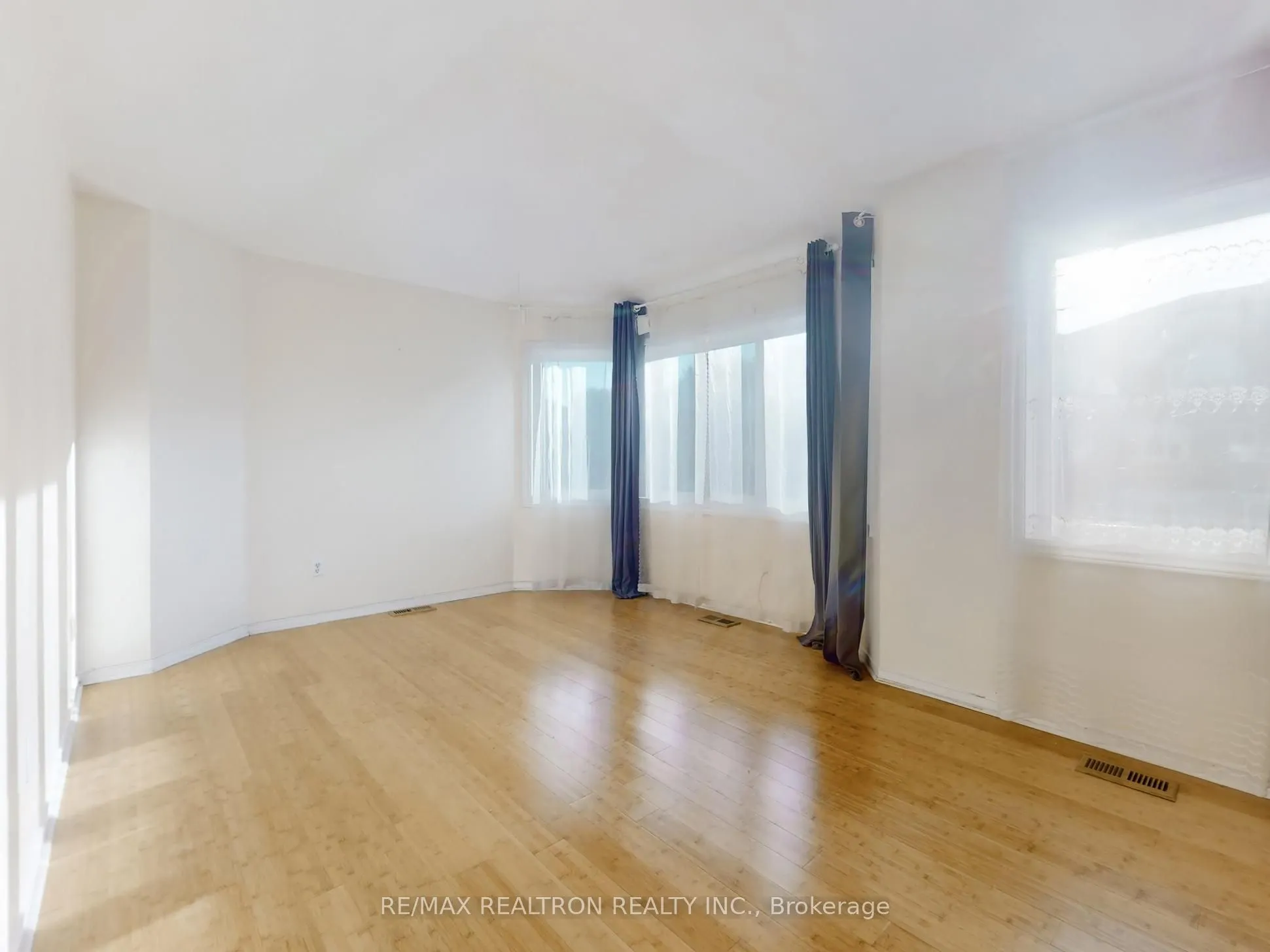 18 Clark Avenue W, #144