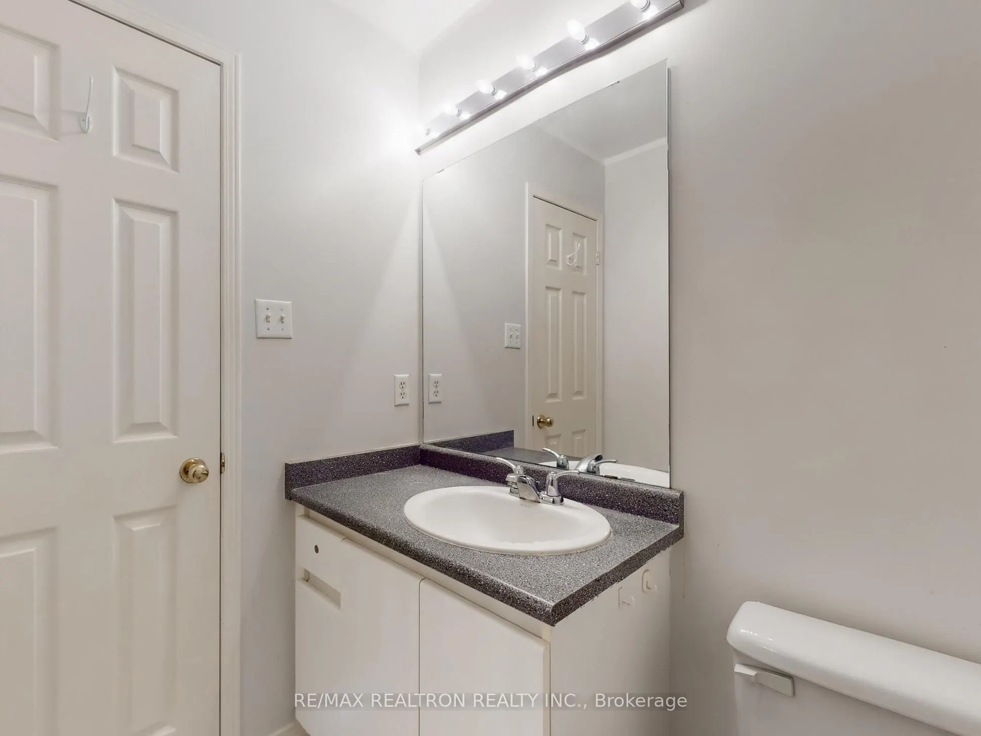 18 Clark Avenue W, #144