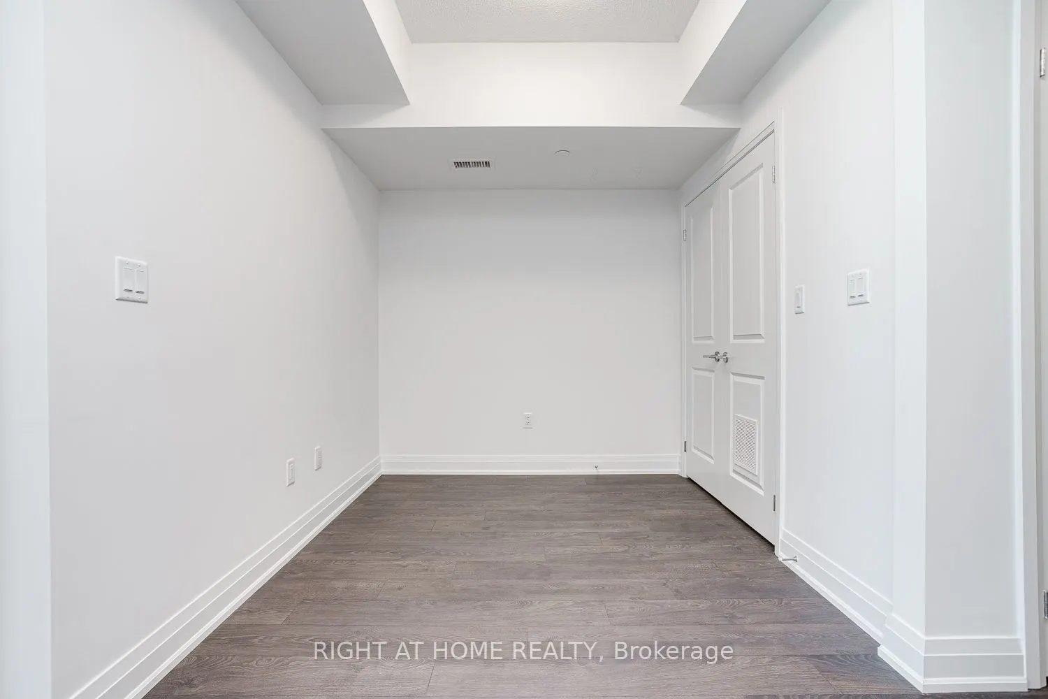 9700 Ninth Line, #621