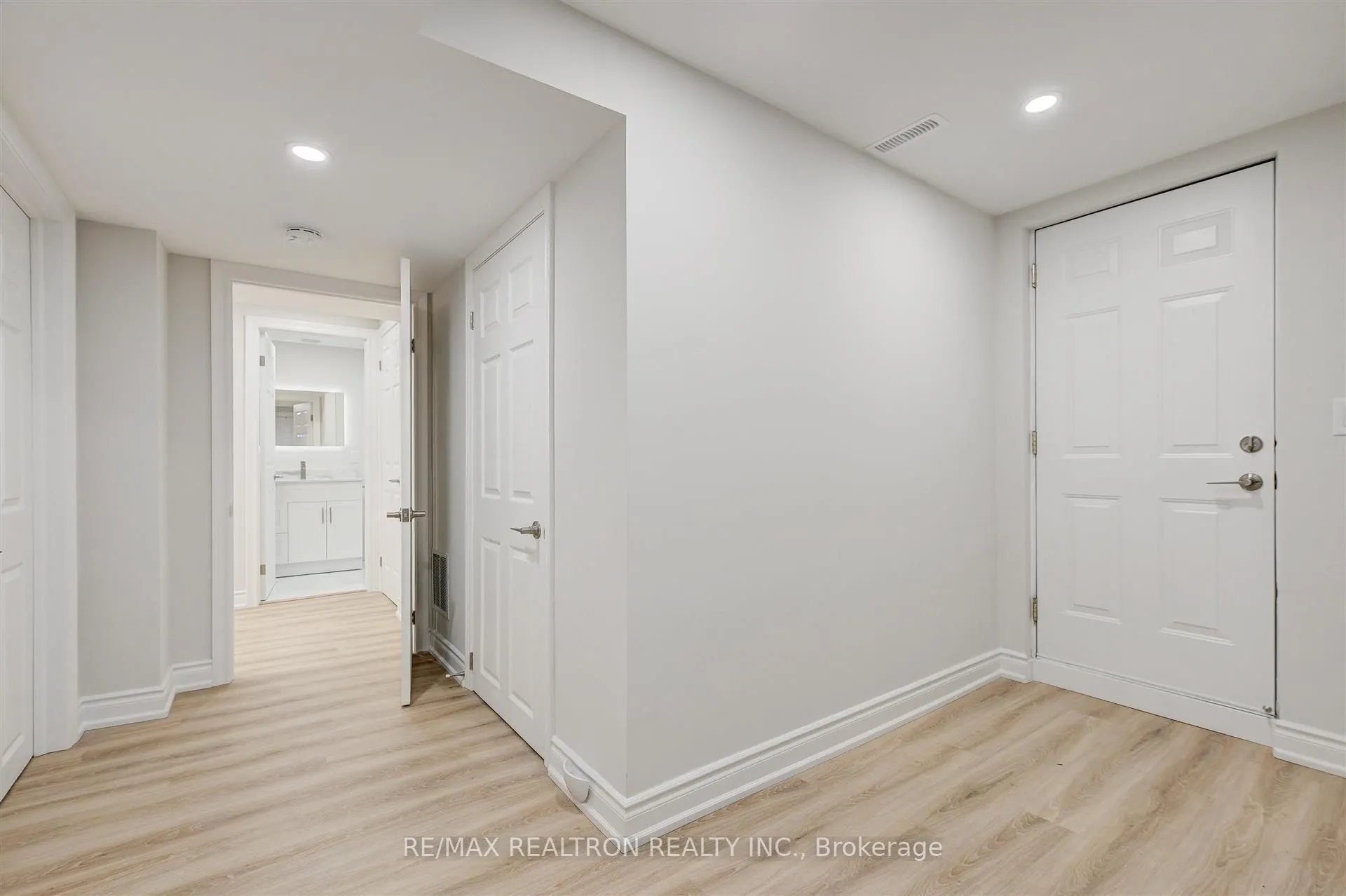 12 Randall Avenue, #Lower