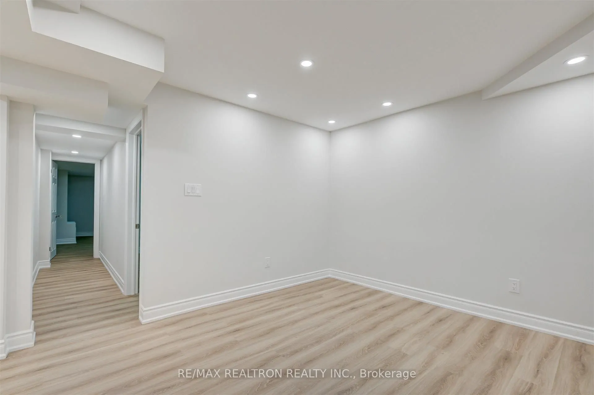 12 Randall Avenue, #Lower
