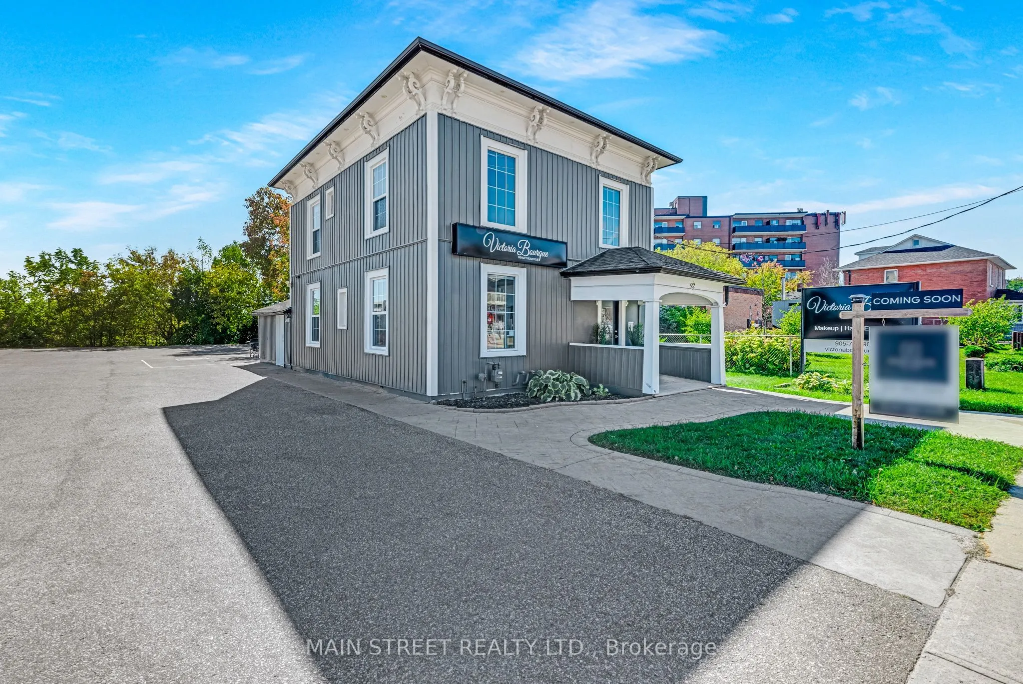 92 Holland Street W