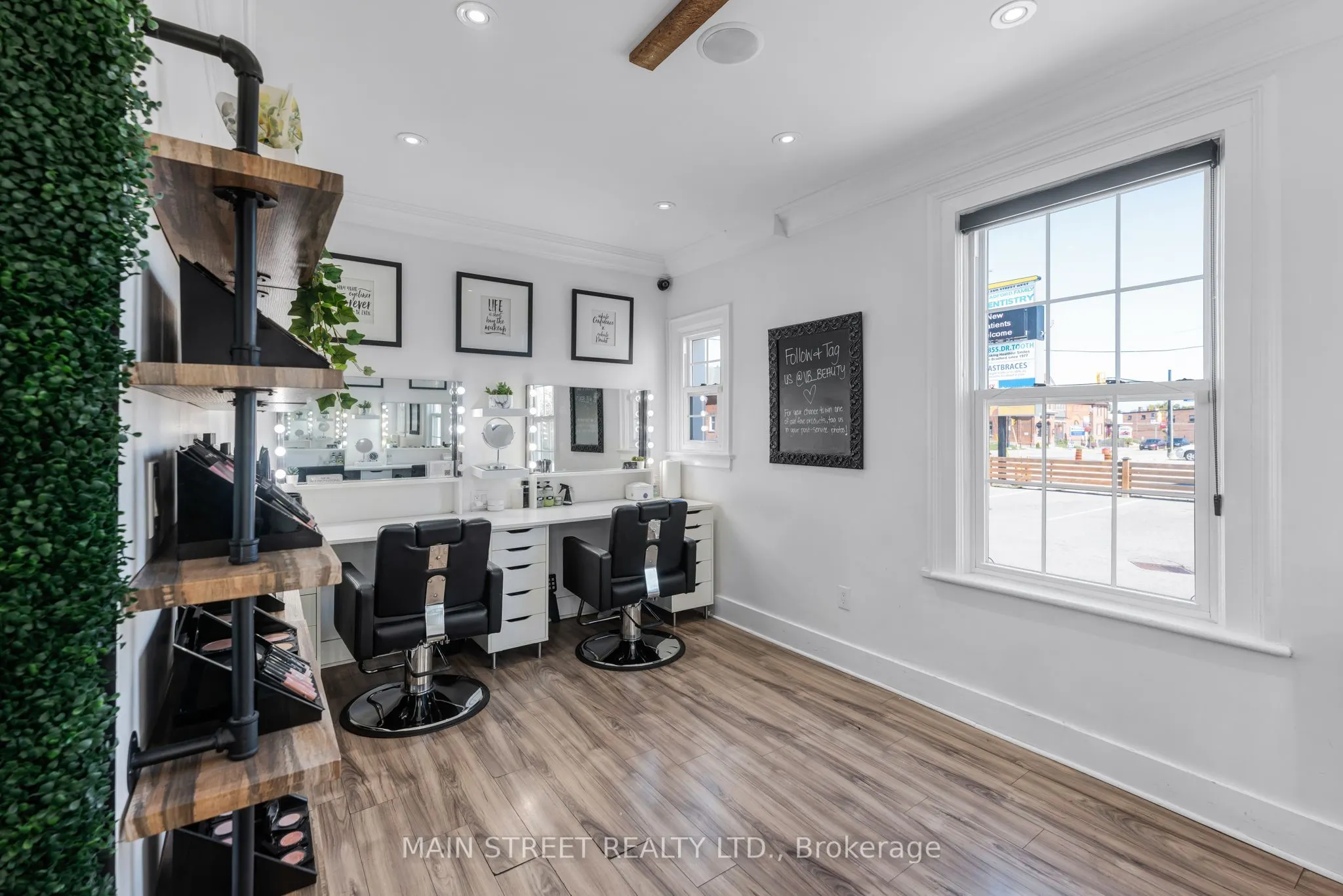 92 Holland Street W