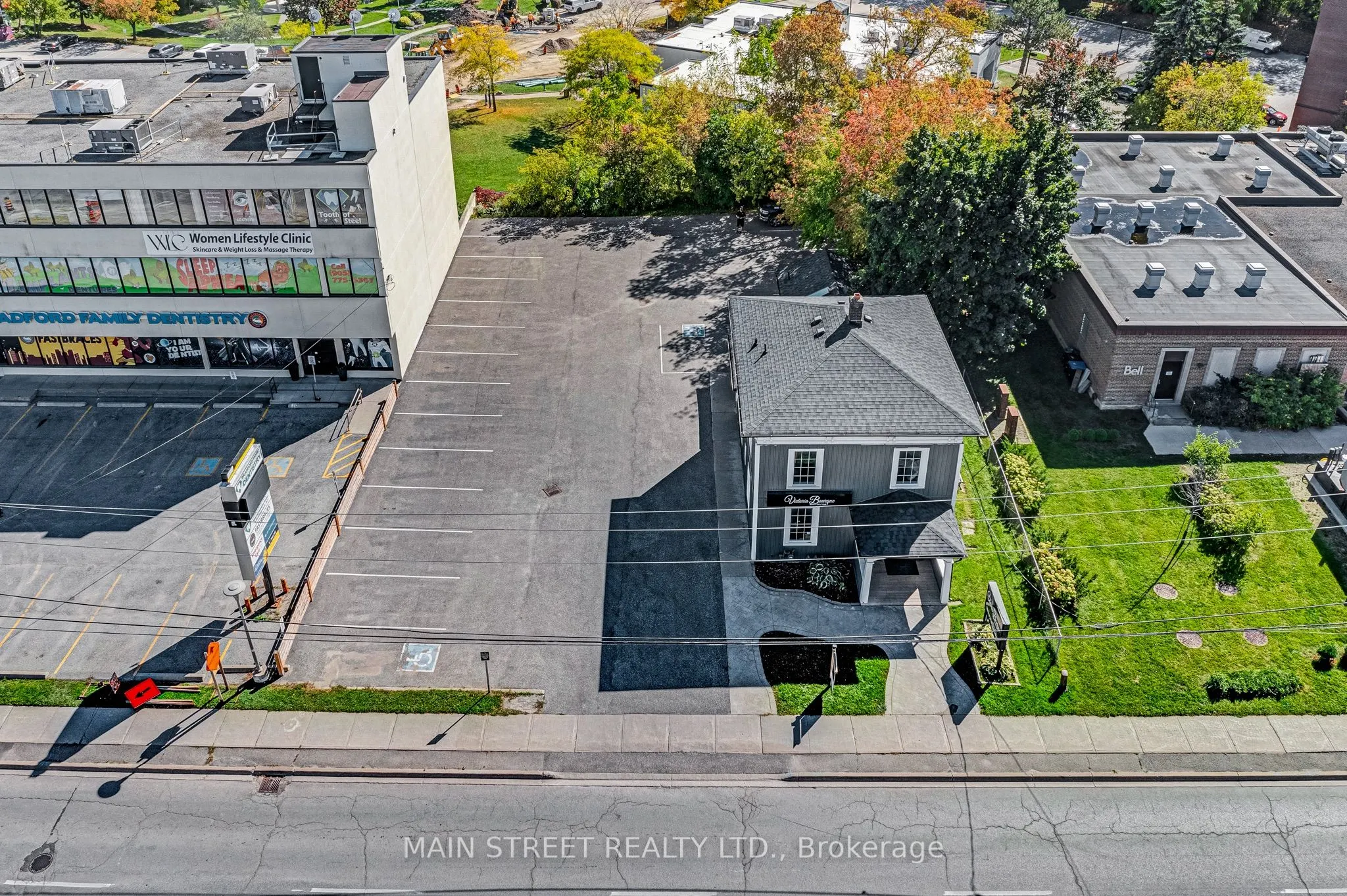 92 Holland Street W
