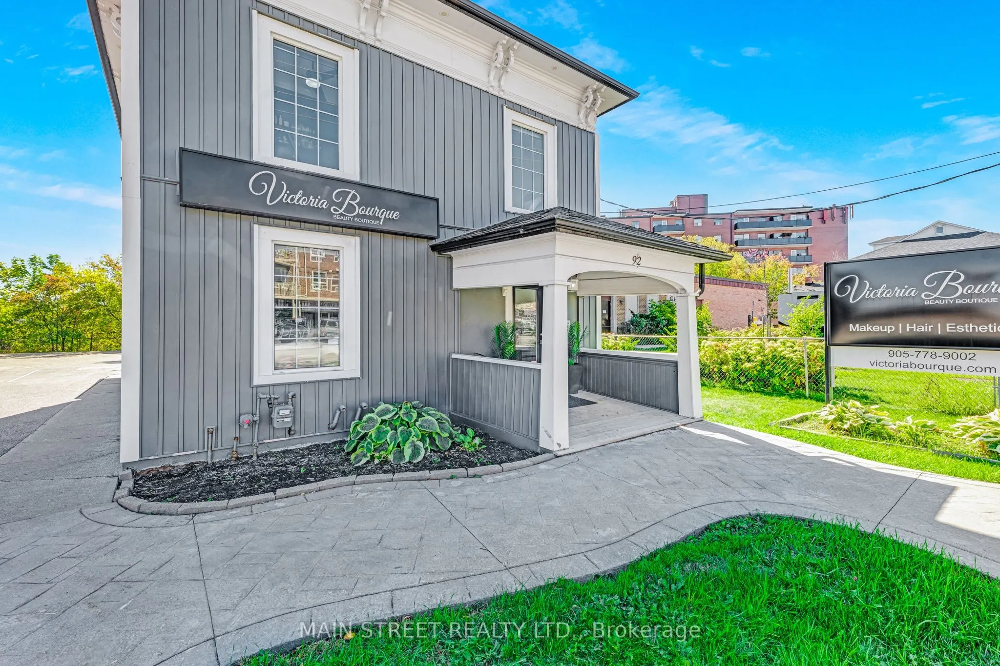 92 Holland Street W