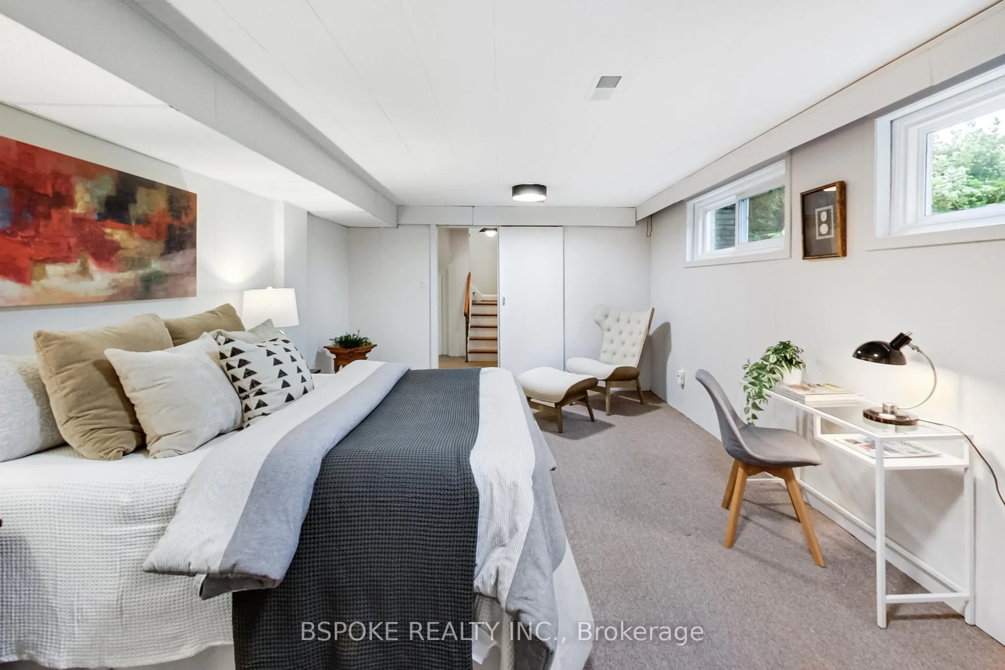 12 Vistaview Boulevard
