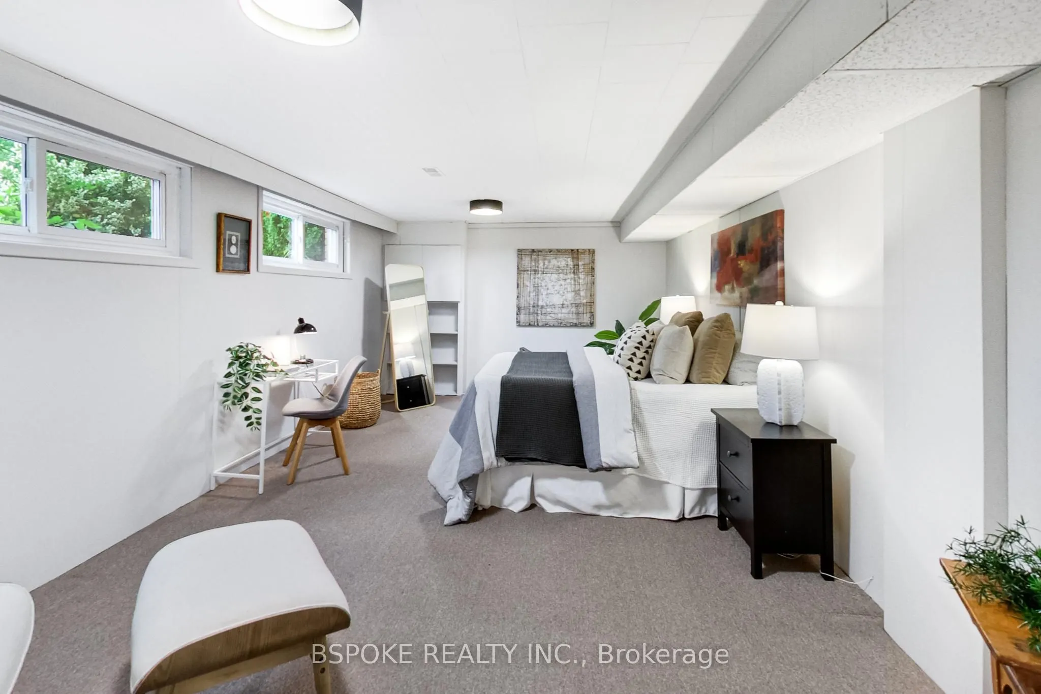 12 Vistaview Boulevard